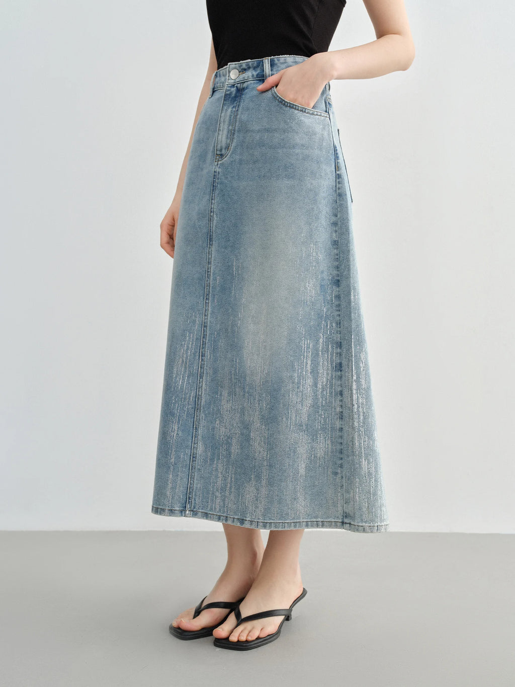 DUSHU Size Inclusive Womens Fashion Silver Pressed Denim Skirt for Summer 2025 High Waist Slimming Mid Length 25DS82068