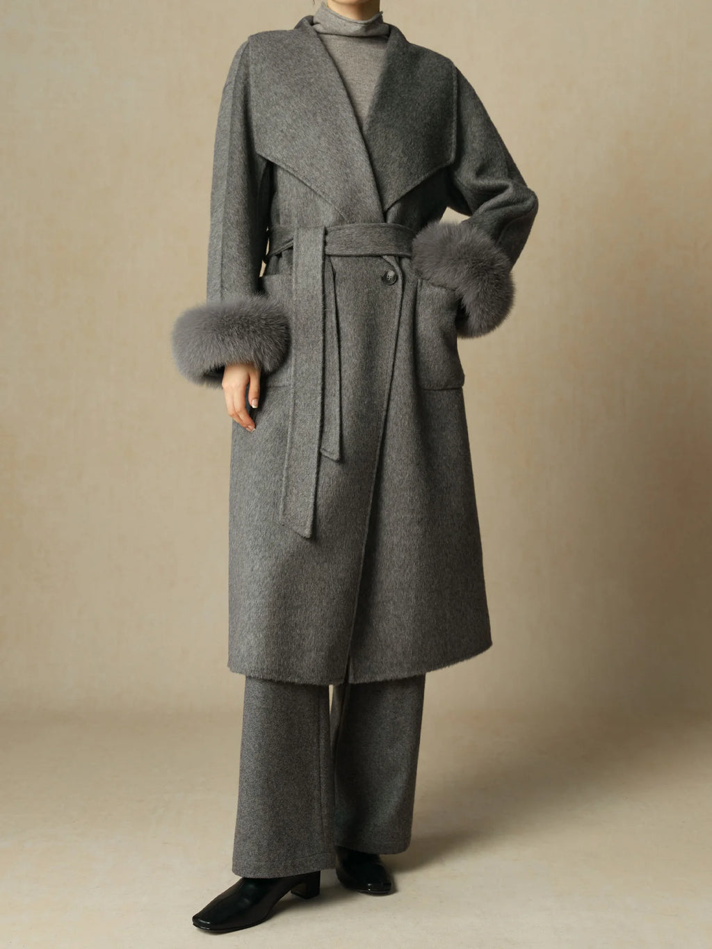 DUSHU 78.3% Sheep Wool Elegant Fox Fur Cuffs Wool Mulberry Silk Blended Coat For Women 2024 Winter New Design Warm Coat24DH84036