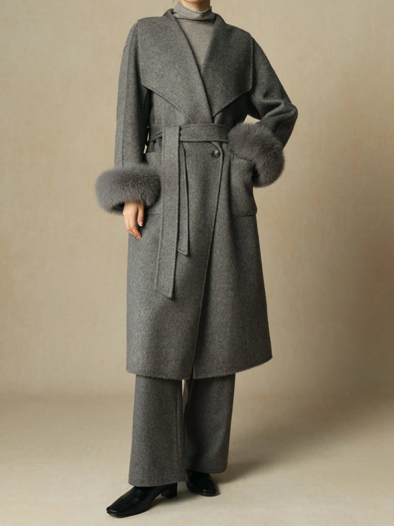 DUSHU 78.3% Sheep Wool Elegant Fox Fur Cuffs Wool Mulberry Silk Blended Coat For Women 2024 Winter New Design Warm Coat24DH84036