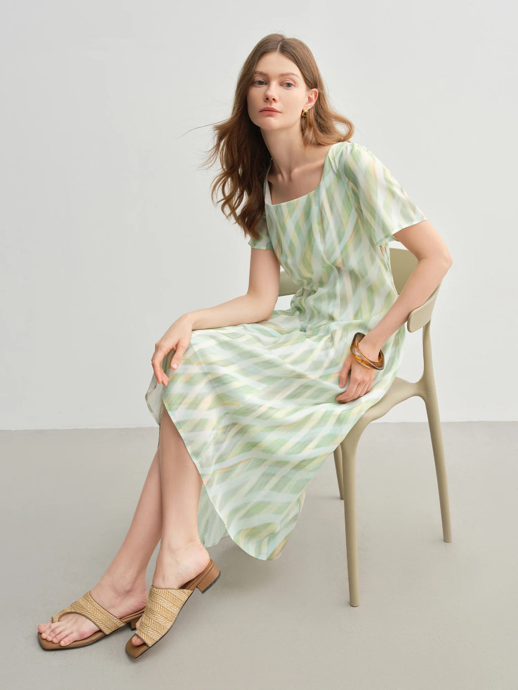 DUSHU Plus Size Women's Apple/Pear Shape French Retro Plaid Waist Dress Short Sleeve Waist Slimming Dress 25DS82373