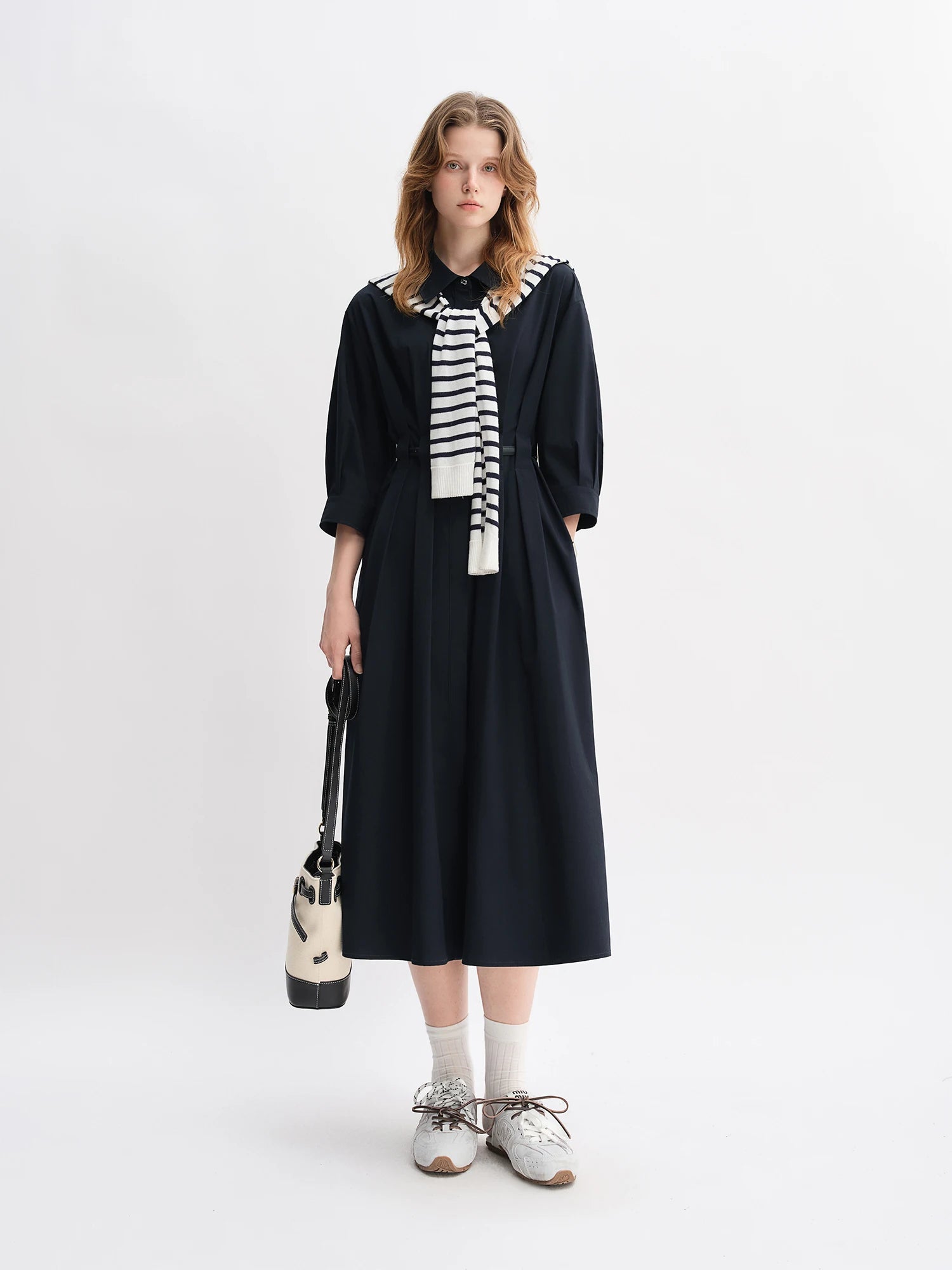 DUSHU Women's Shirt Dress Autumn 2025 New Vertical Striped Pleated Design Pear-shaped Mid-length Dress with Belt 25DS83125
