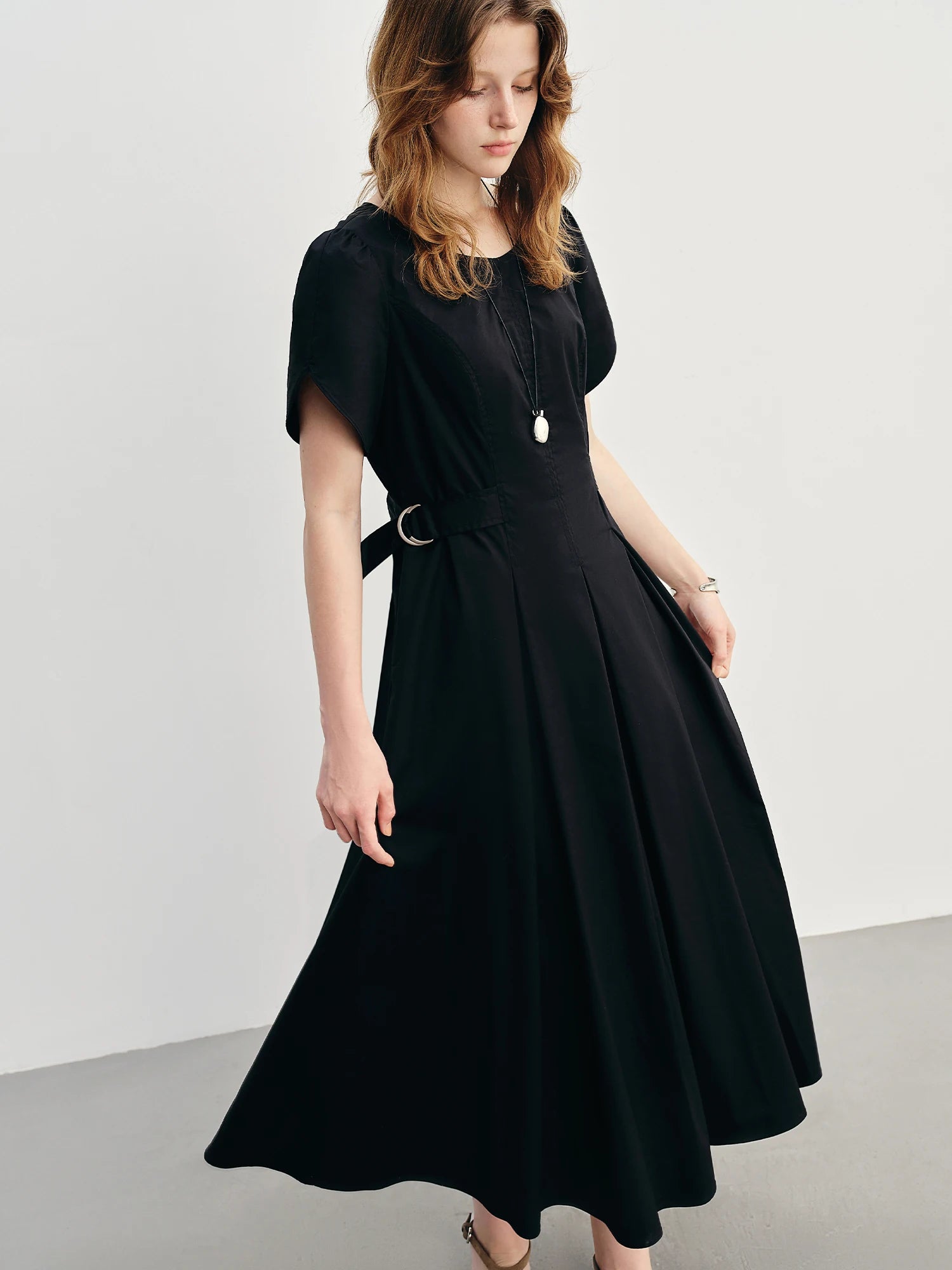 DUSHU Pleated Waist-defined Dress 2025 Summer New Short Sleeve Fashion Commuter MIdi-length Dresses25DS88027