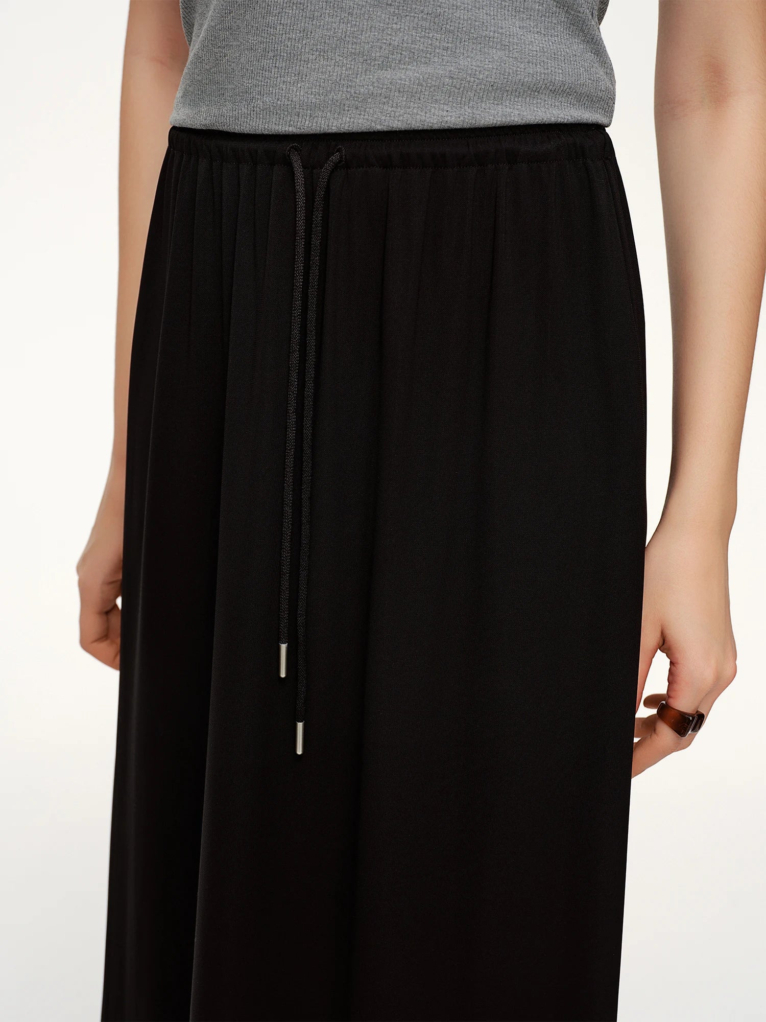 DUSHU Twilight Series Belted Flowing Straight-Cut Skirt 2026 Spring New Arrival Black Slimming Design Long Lenghth Loose Skirts