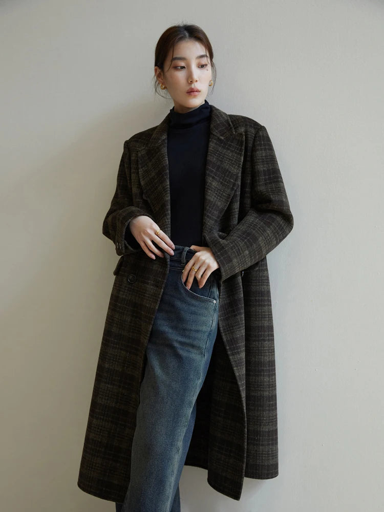 DUSHU 69.6% Wool Temperament British Style Women Long Plaid Wool Coats Notched Coolar Double Breasted Front Shoulder Female Coat