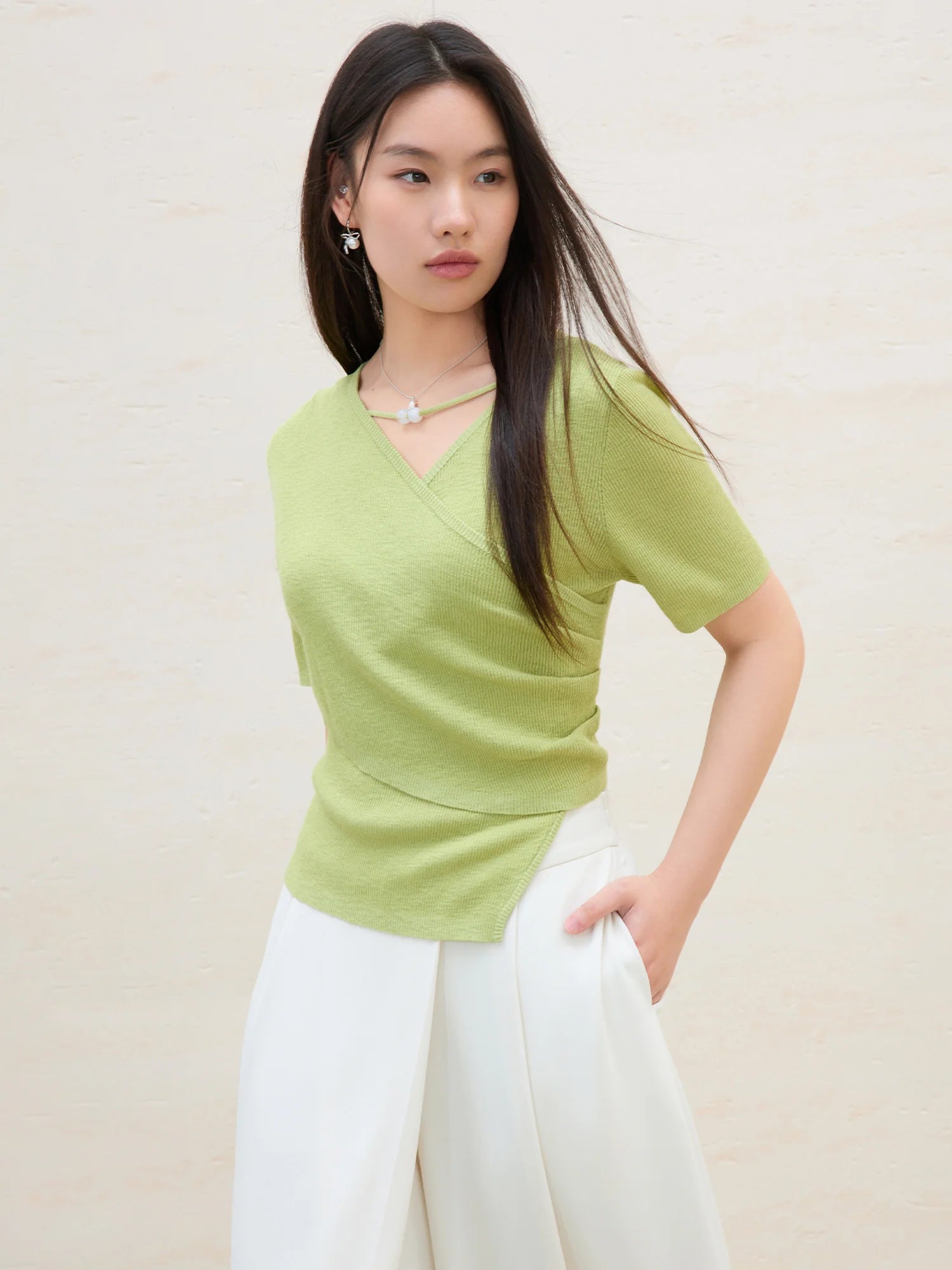 DUSHU Plus Size Wrap-around Beaded Knitted Short-sleeved Shirt For Women 2025 Summer New Arrival Design Slim Fit Top 25DS82185