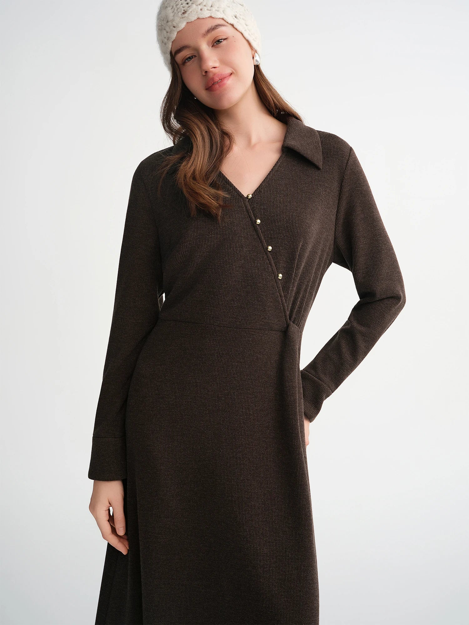 DUSHU V-neck Slant Placket Waist Knitted Dress 2025 Winter Design Dresses Women Retro Elegant Temperament European Style