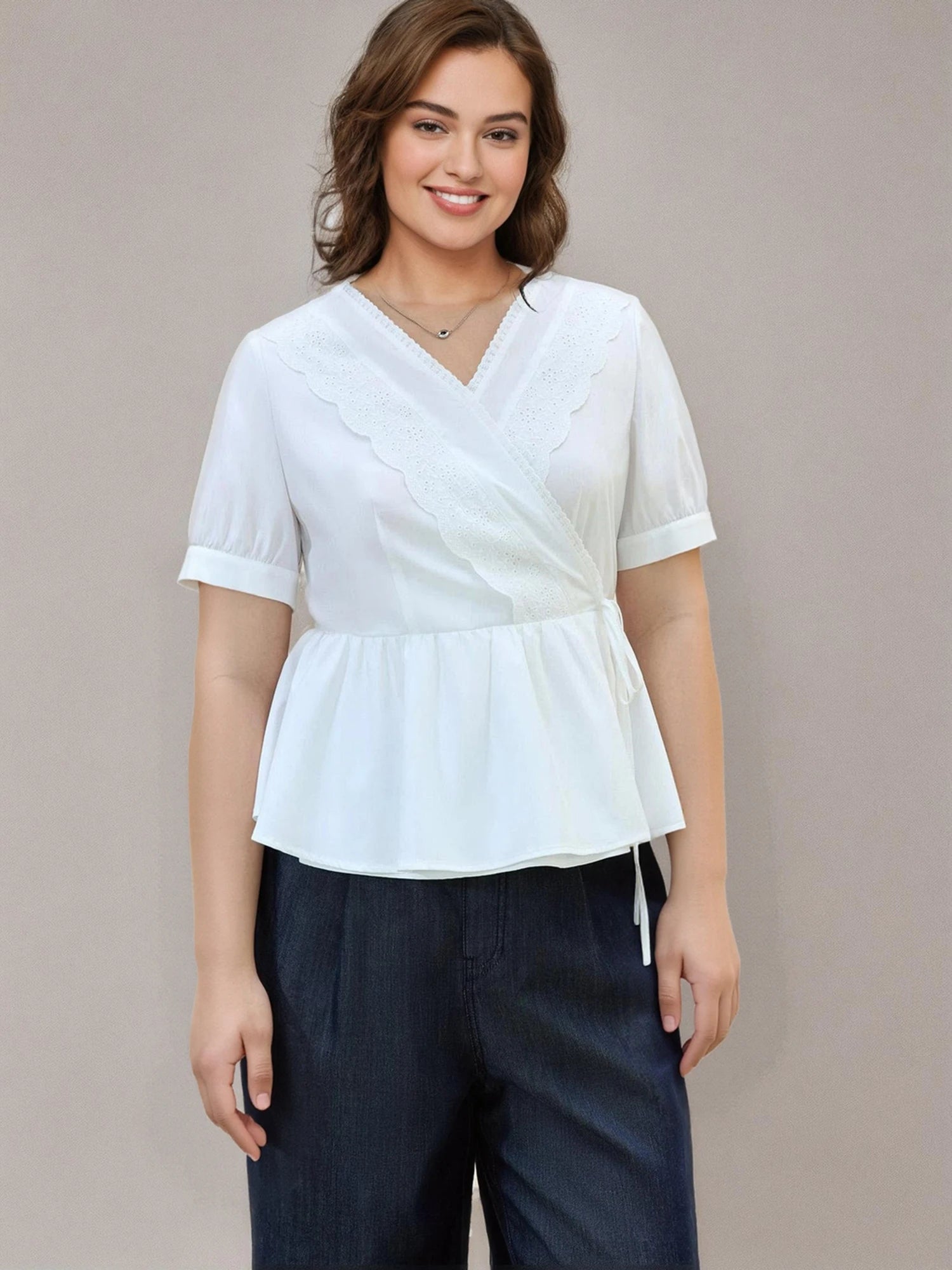 DUSHU Minimalist Style Black White Wrap-around Stitching Blouse Short-sleeved T-shirt 2025 Summer Sweet Elegant Top 25DS82112