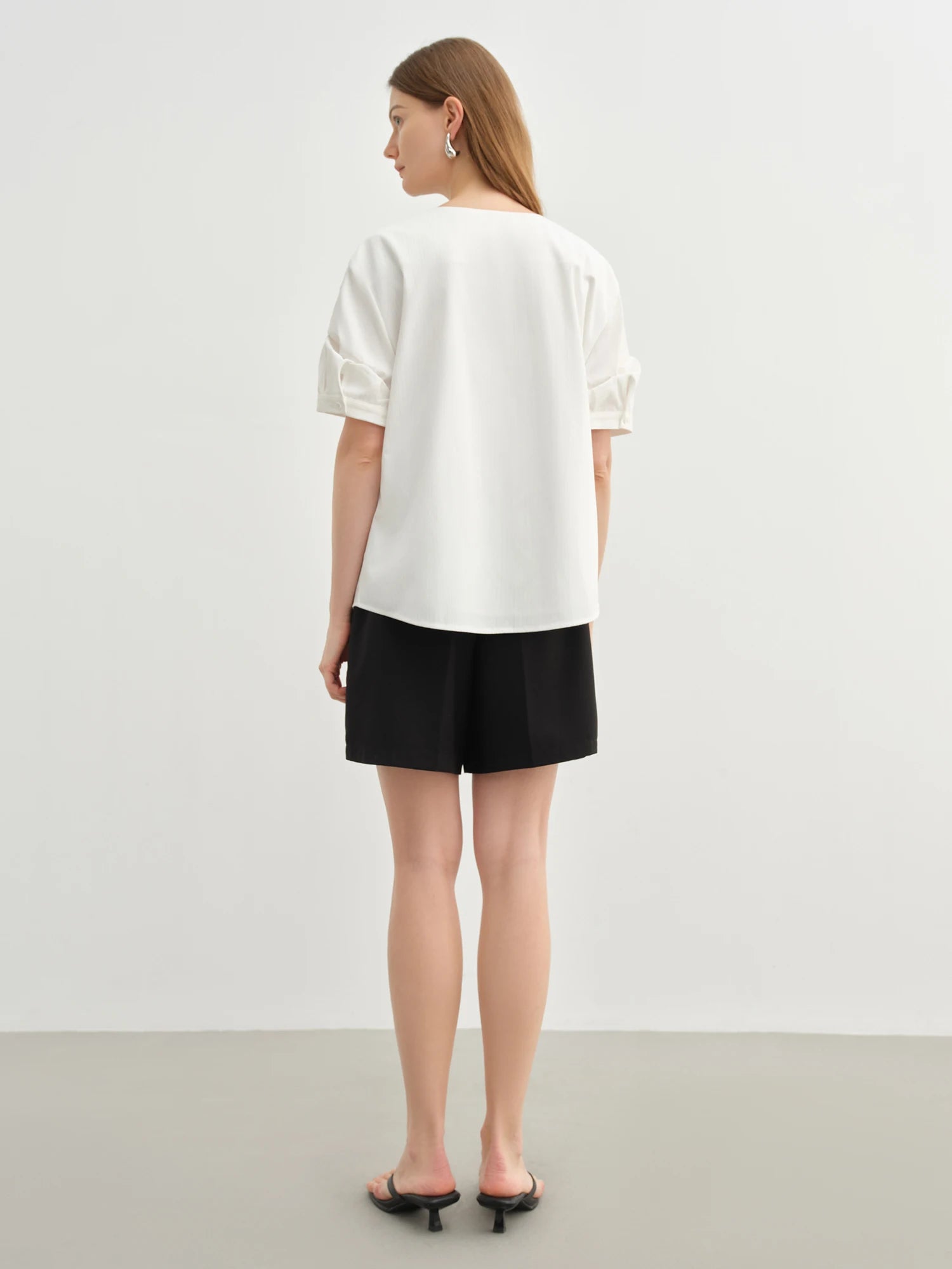 DUSHU Minimalist Style White Shirt Summer 2025 New Arrival Fashion Commuter Elegant Temperament Short-sleeved Top 25DS82626