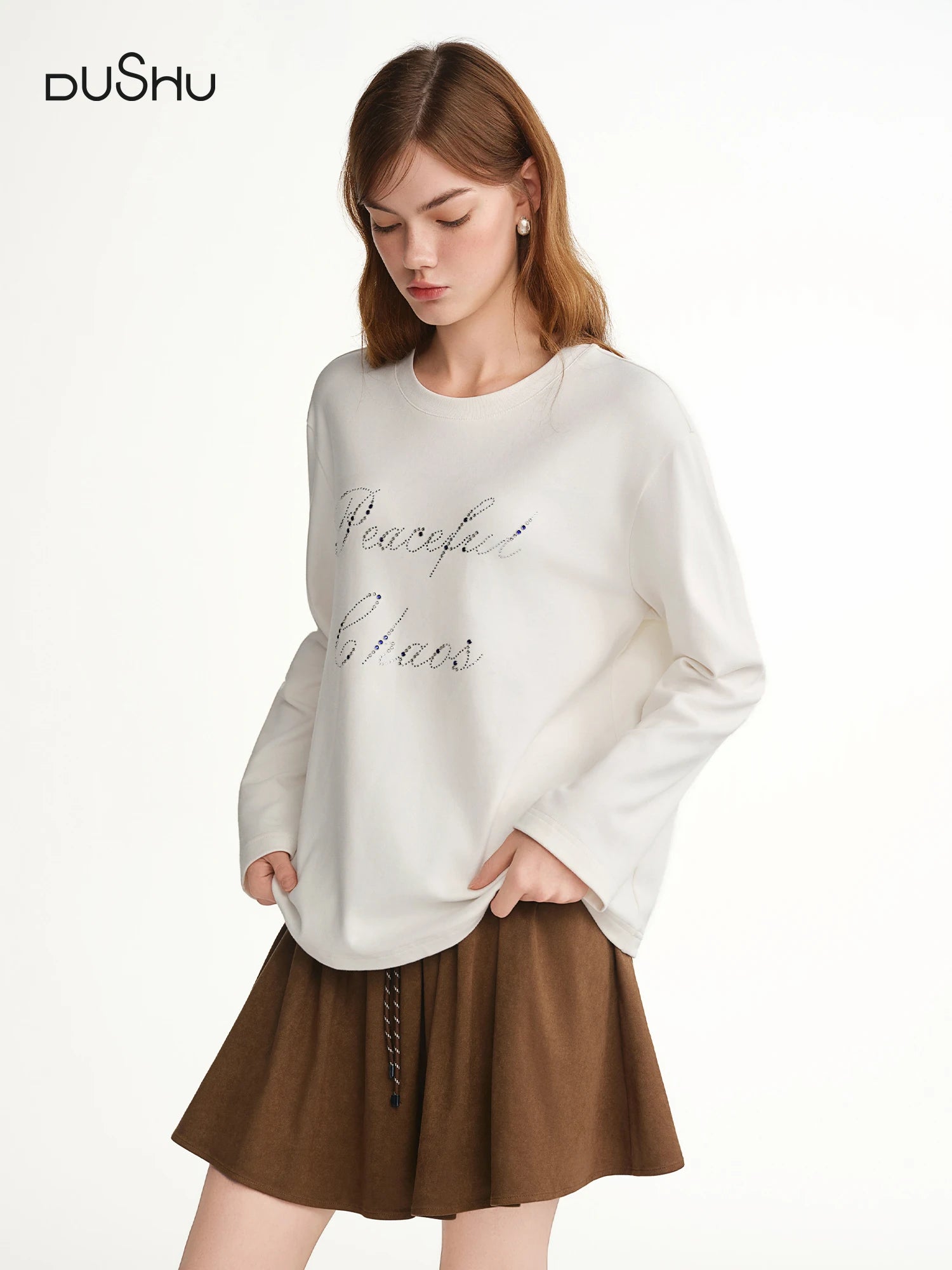 DUSHU Elegant Sparkling Shine Embellished Letter Long Sleeve Crew Neck Women's Base Layer T-Shirt 2025 Autumn Winter New Arrival
