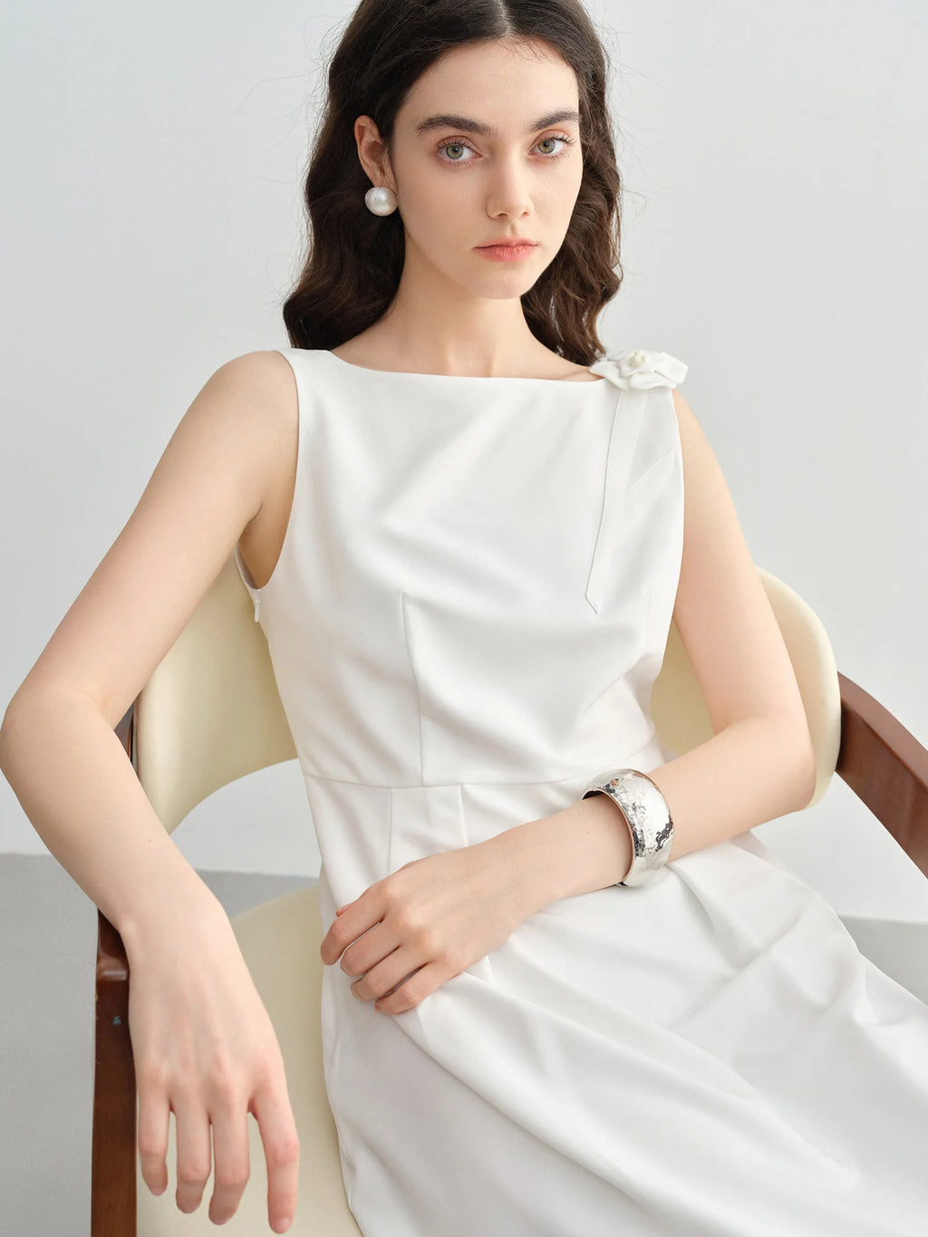 DUSHU Plus Size  2025 New Arrival Women's Choker Vest Dress with 3D Flower Brooch Stylish and Elegant Summer Dress 25DS82557