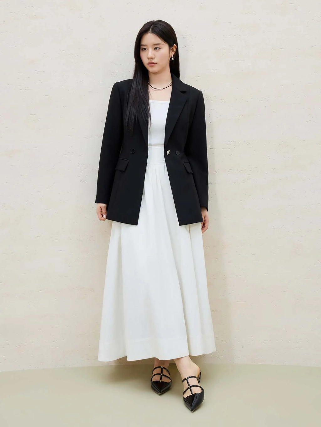 DUSHU Women Black Blazer 2025 Spring Simple Temperament Slim Blazers Coats Two Button Decoration Office Lady Coat 25DS81145