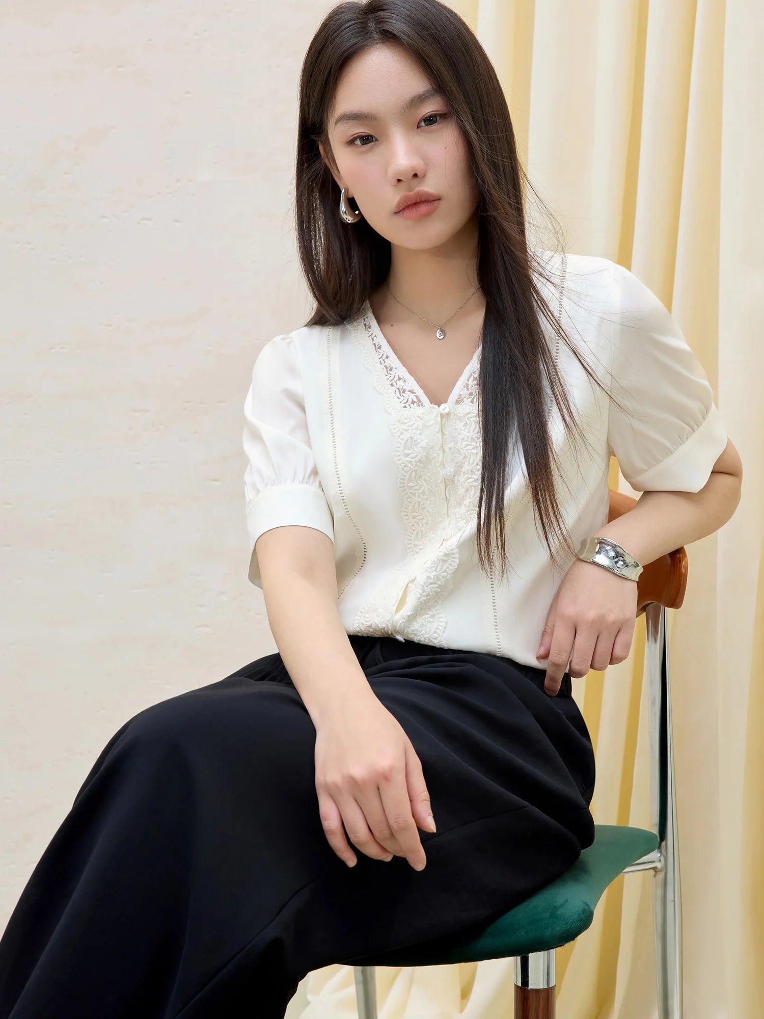 DUSHU Plus Size French Elegant Style Solid Color Short-sleeved Tops For Women  2025 Summer New Hollow Lace Lace Shirt 25DS82128