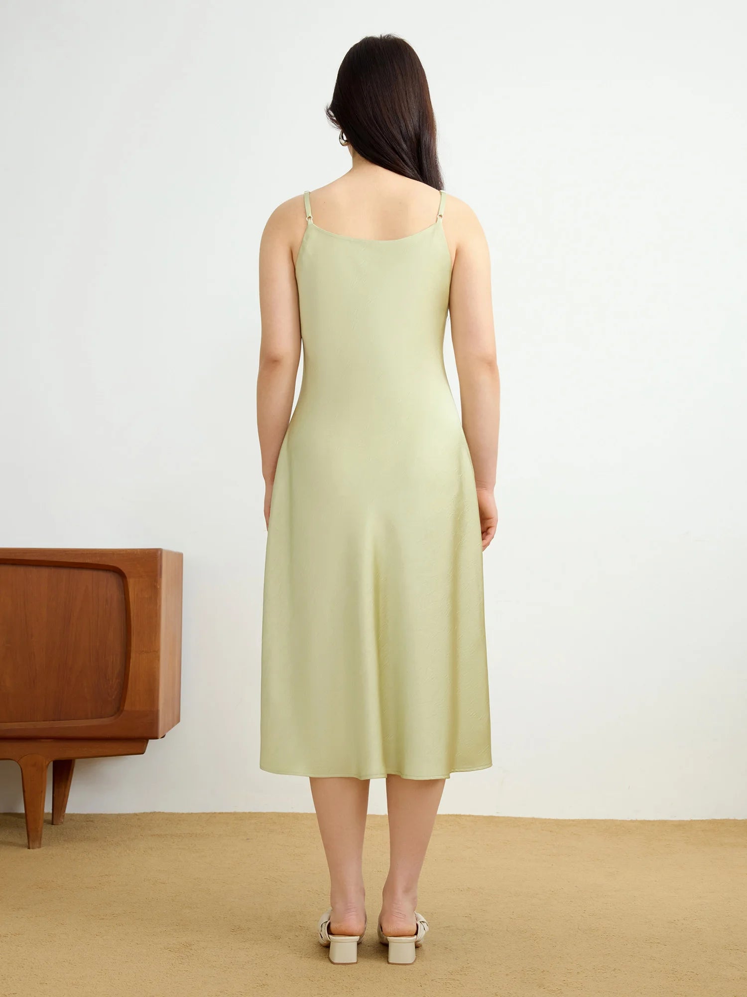 DUSHU Plus Size Textured Satin Suspender Dress For Women 2025 Spring New Slim Bias Cut Drape Chic Long Dress 25DS81277