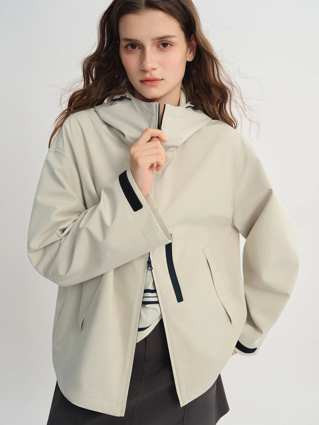 DUSHU Plus Size Women Outdoor Roaming Triple Protection Windproof Short Jacket Stand-Up Collar Hood Autumn 2025 New Arrival.