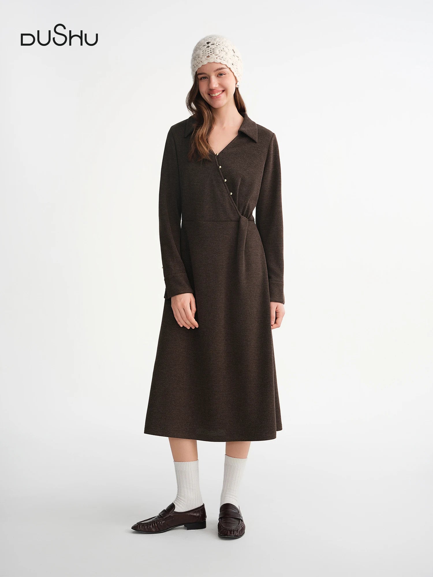 DUSHU V-neck Slant Placket Waist Knitted Dress 2025 Winter Design Dresses Women Retro Elegant Temperament European Style