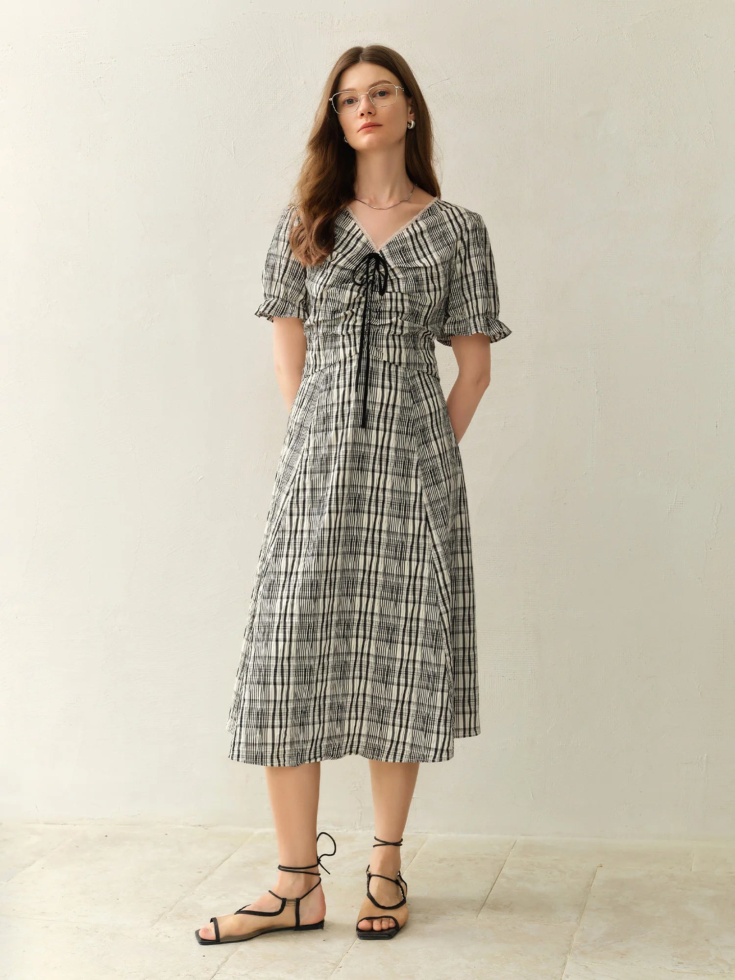 DUSHU Plus Size Contrast Color Pleated Plaid Dress 2025 Summer Lace V-neck French Elegant Style Mid-length Dress 25DS82362