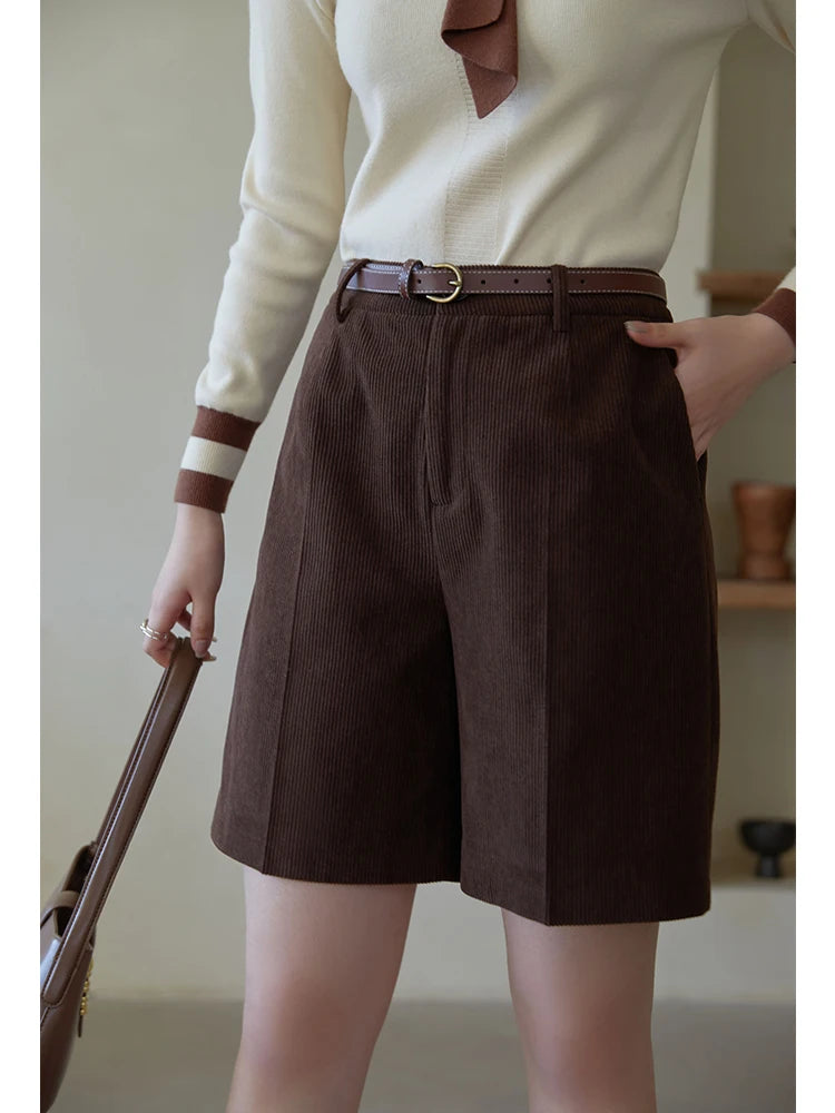 DUSHU Women's Winter Retro Corduroy Black Padded Shorts Plaid Loose Commuter Wide Leg Short Pants Women High Waisted Pants