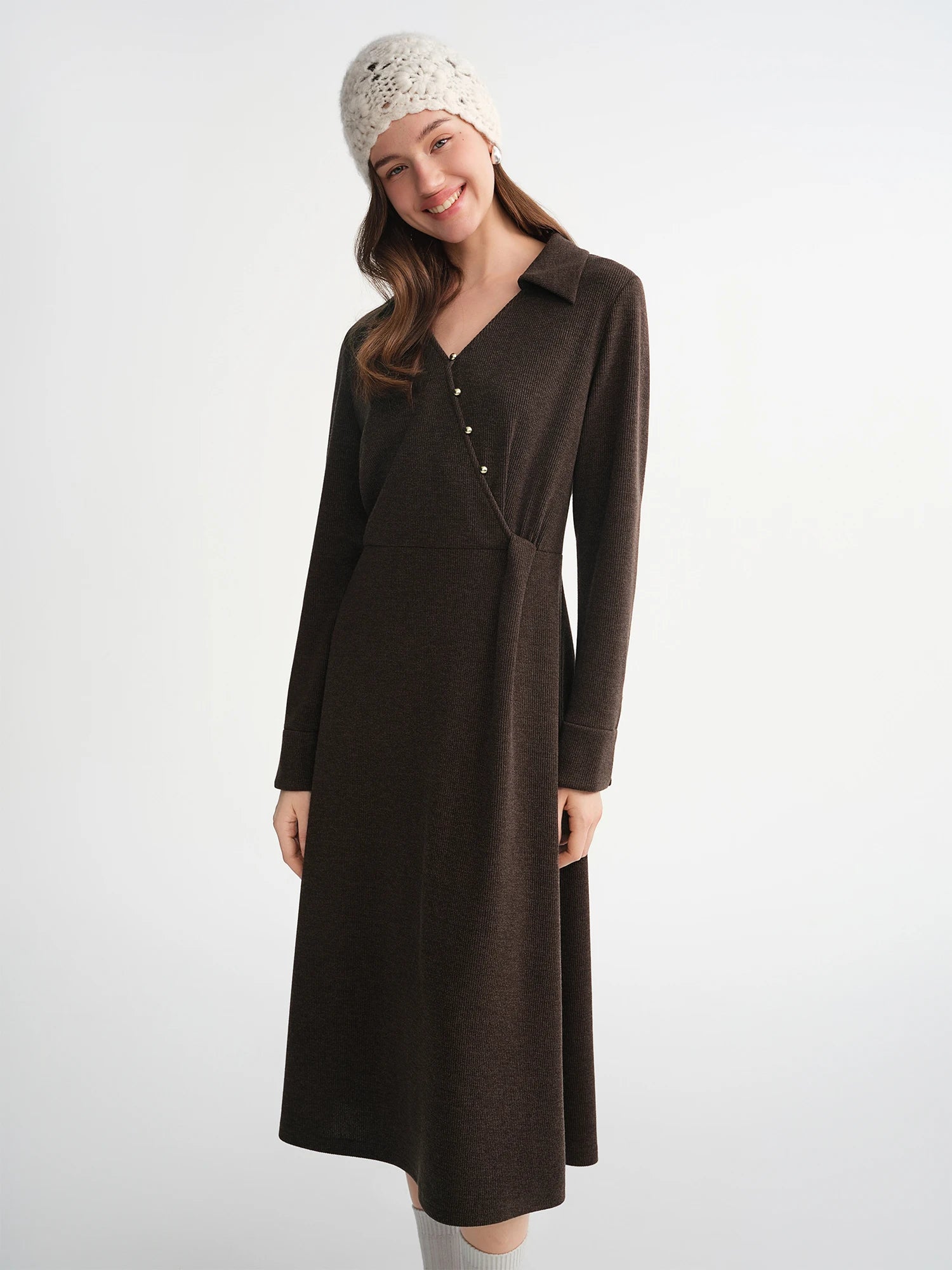 DUSHU V-neck Slant Placket Waist Knitted Dress 2025 Winter Design Dresses Women Retro Elegant Temperament European Style
