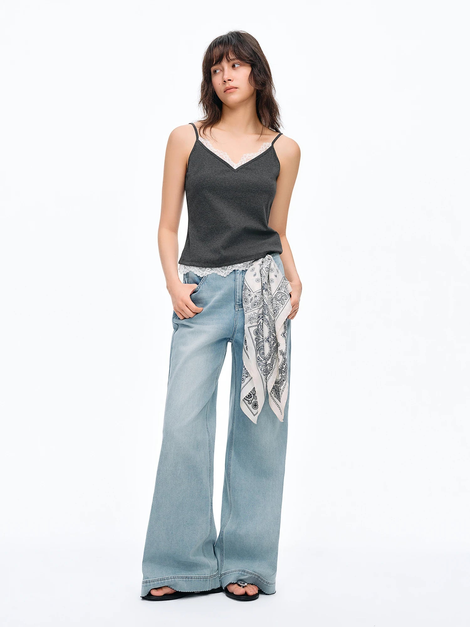 DUSHU 2026 Summer Women's Lace Trim V-Neck Sleeveless Top - Flattering Slim Fit Elegant Camisole for Daily and Summer Layering