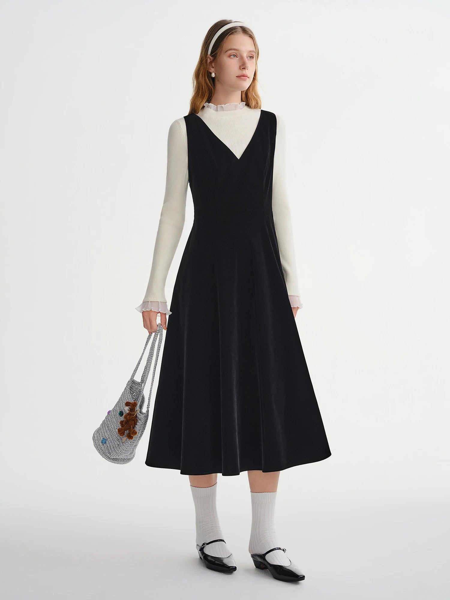 DUSHU Stylish Plus-Size Flowing Velvet Waist defining Vest Design Dress - Autumn/Winter Deep V-Neck Sleeveless 2025 Winter New