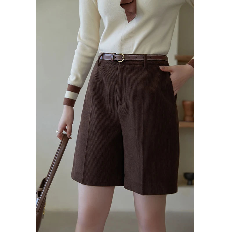 DUSHU Women's Winter Retro Corduroy Black Padded Shorts Plaid Loose Commuter Wide Leg Short Pants Women High Waisted Pants