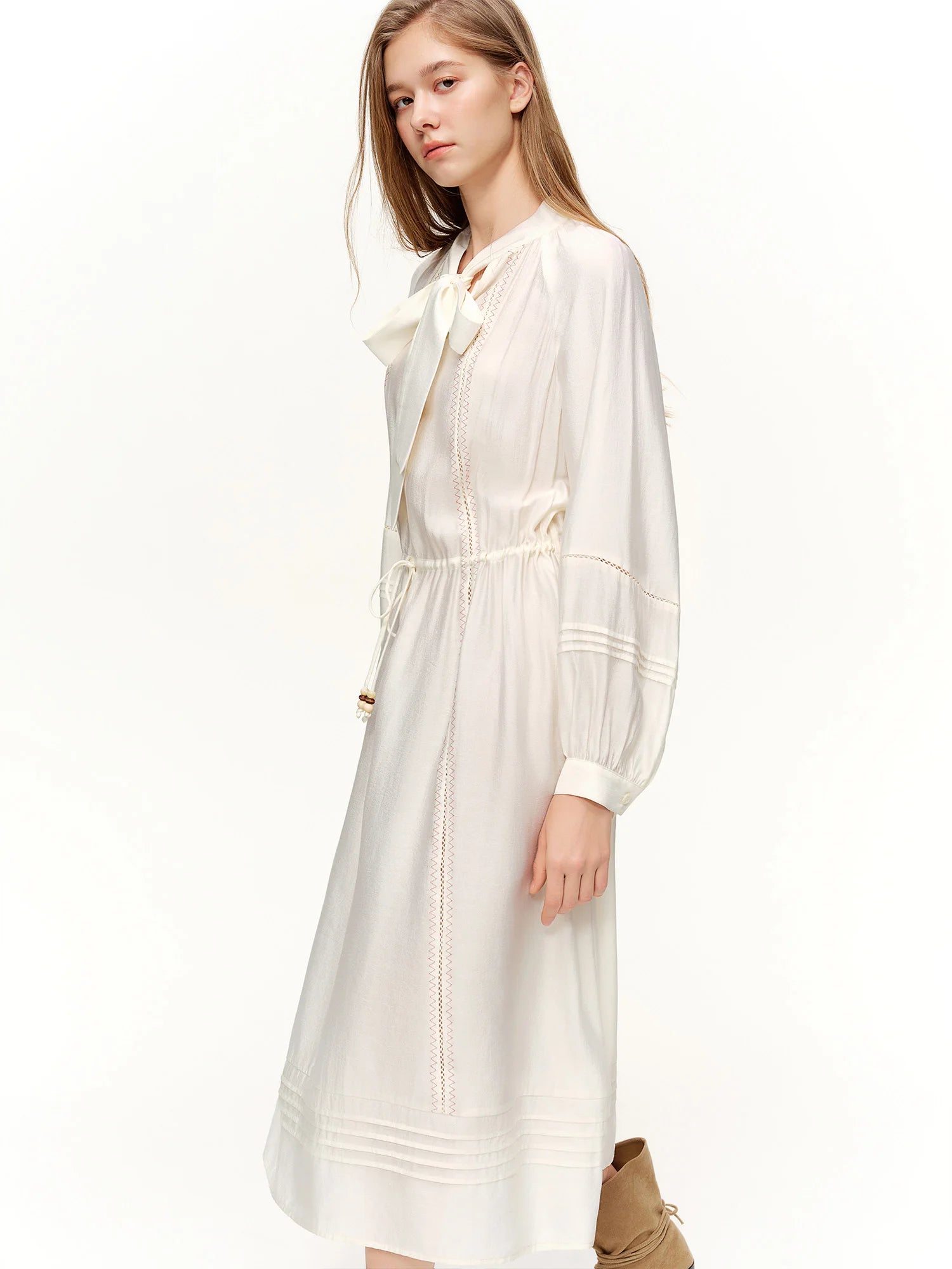DUSHU Holiday Embroidered Dress 2026 Spring New Style Long Sleeve Slim Waist French Retro White Dress Mid-calf Elegant