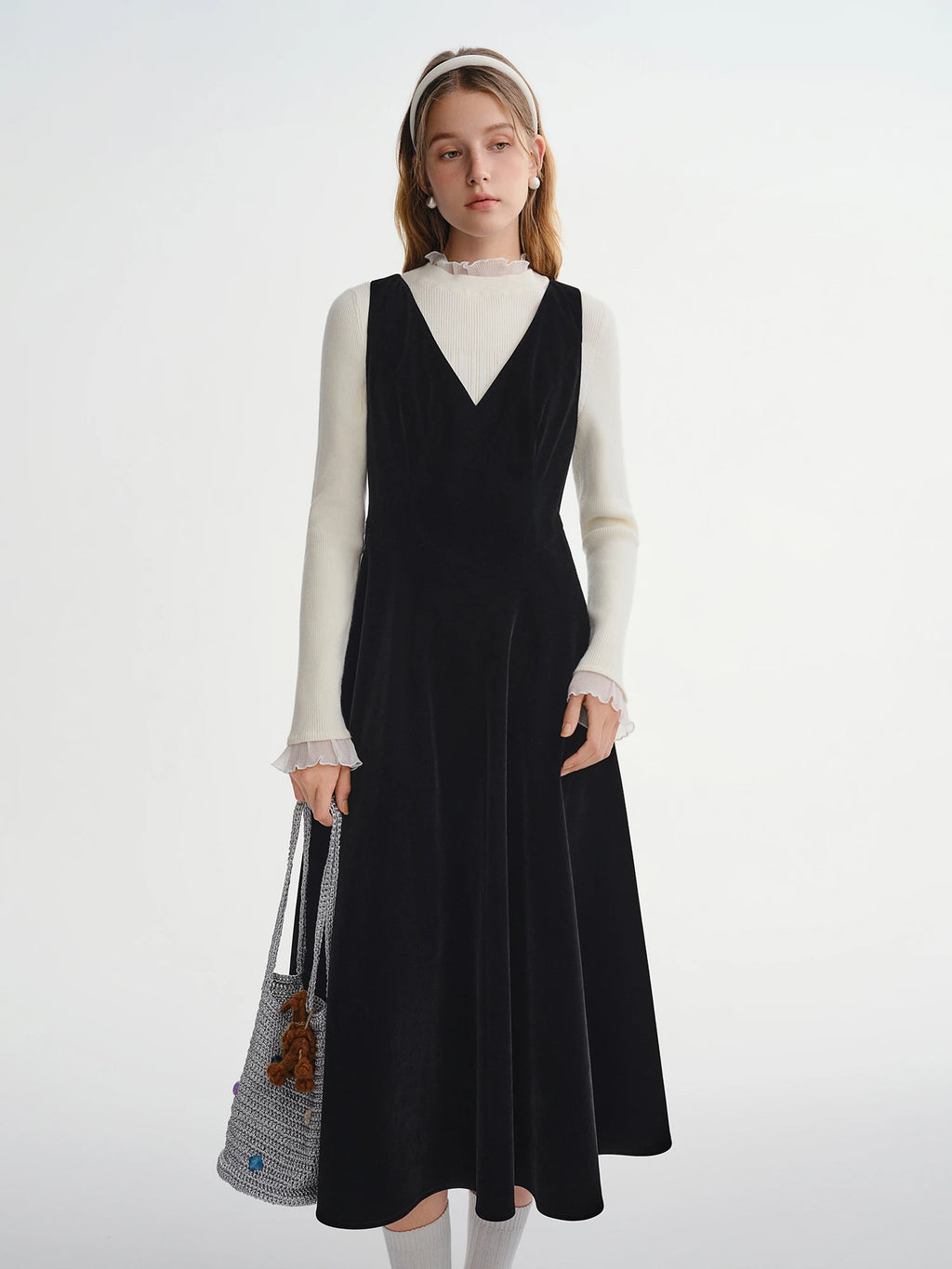 DUSHU Stylish Plus-Size Flowing Velvet Waist defining Vest Design Dress - Autumn/Winter Deep V-Neck Sleeveless 2025 Winter New