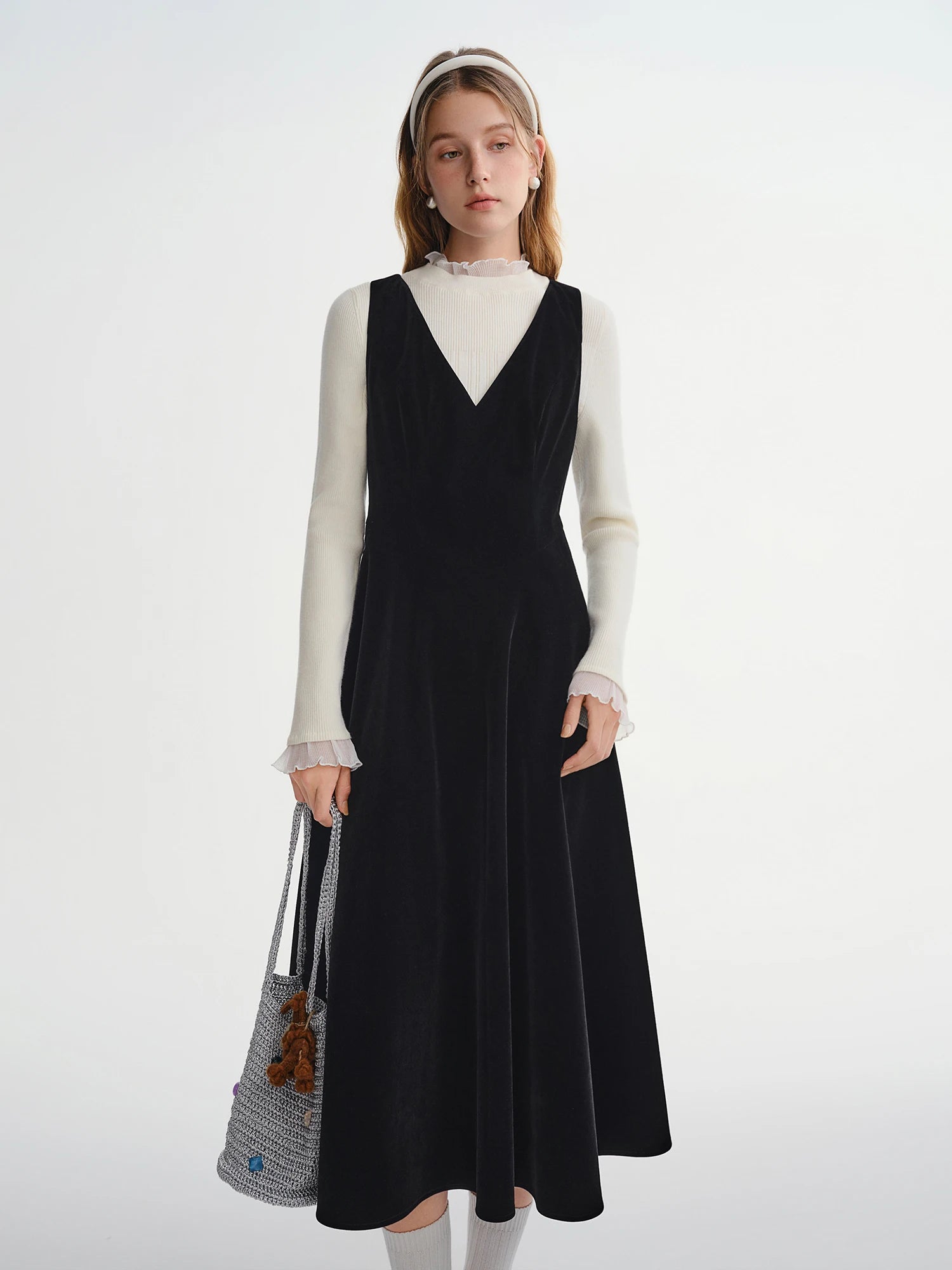 DUSHU Stylish Plus-Size Flowing Velvet Waist defining Vest Design Dress - Autumn/Winter Deep V-Neck Sleeveless 2025 Winter New