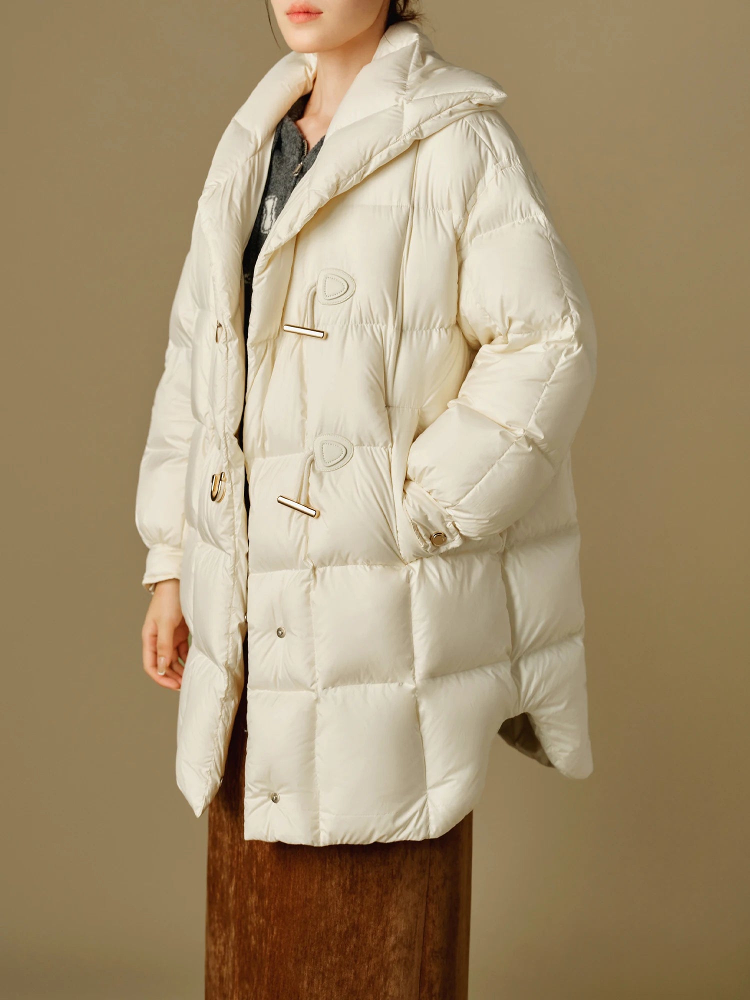 DUSHU 196.5G Filling Amount College Style Beige Gentle Warm Down Jacket 2024 Winter New Design Down Coat For Women 24DS84079