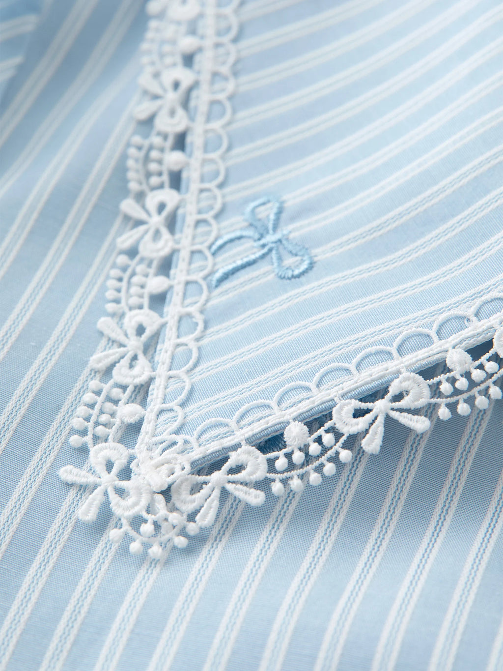 DUSHU Plus Size Women's Lace Trim V-Neckline Striped Shirt Fall 2025 New Arrival Fashion Commuting Top Women Shirts