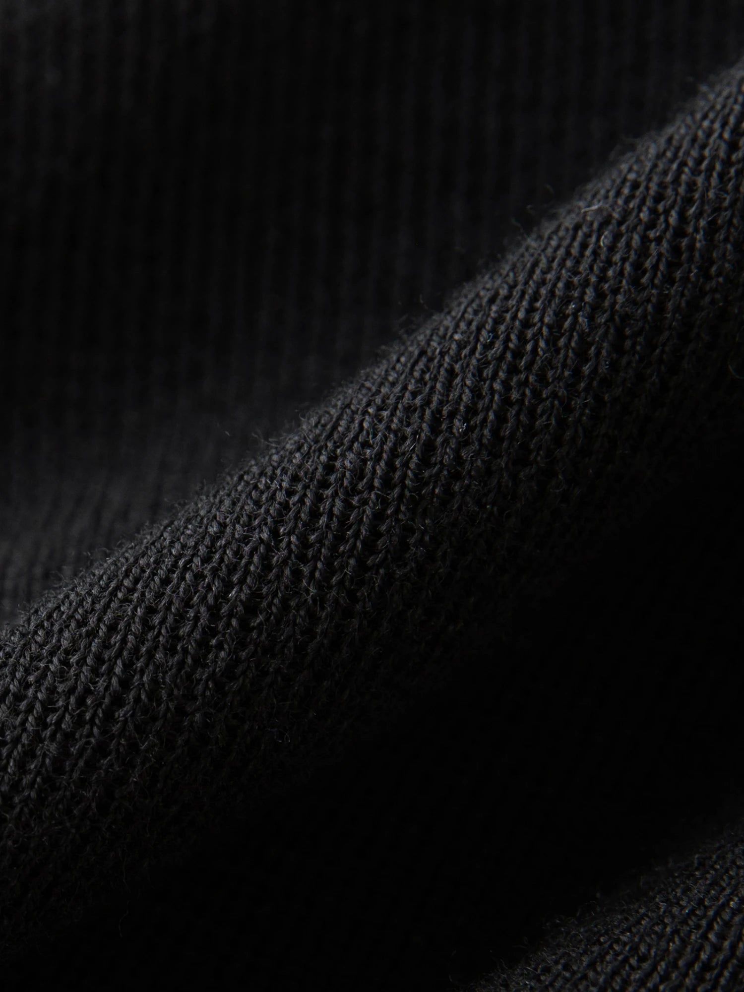 DUSHU Lyocell Slimming Sweater 2025 Autumn New Arrival Black Long-sleeved Top with Ruffled Collar 25DS83052