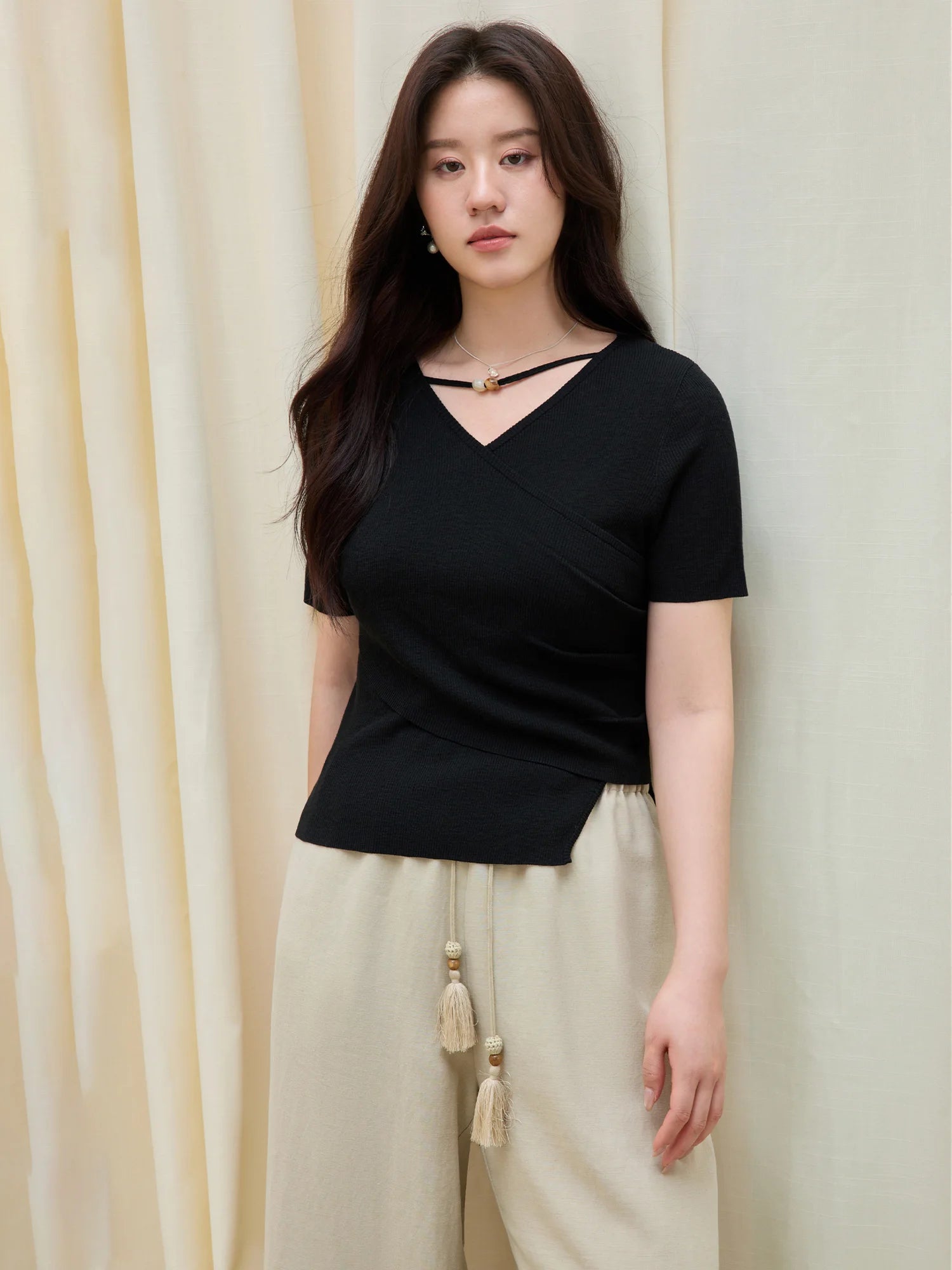 DUSHU Plus Size Wrap-around Beaded Knitted Short-sleeved Shirt For Women 2025 Summer New Arrival Design Slim Fit Top 25DS82185
