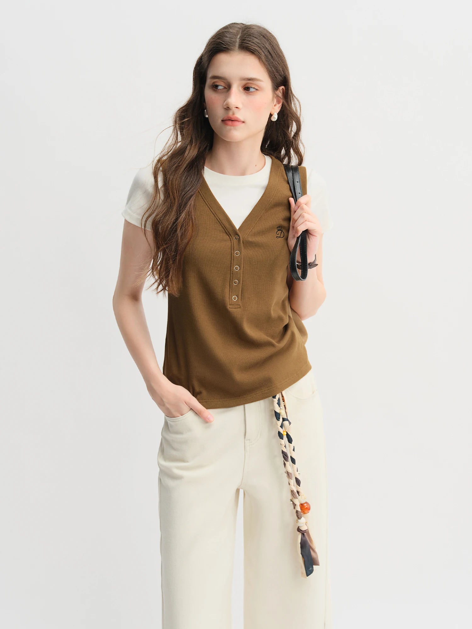 DUSHU Plus Size Women Fashion Commuting Vest Autumn Style Letter Embroidery Temperament Leisure V-neck Multi-color Top 25DS83216