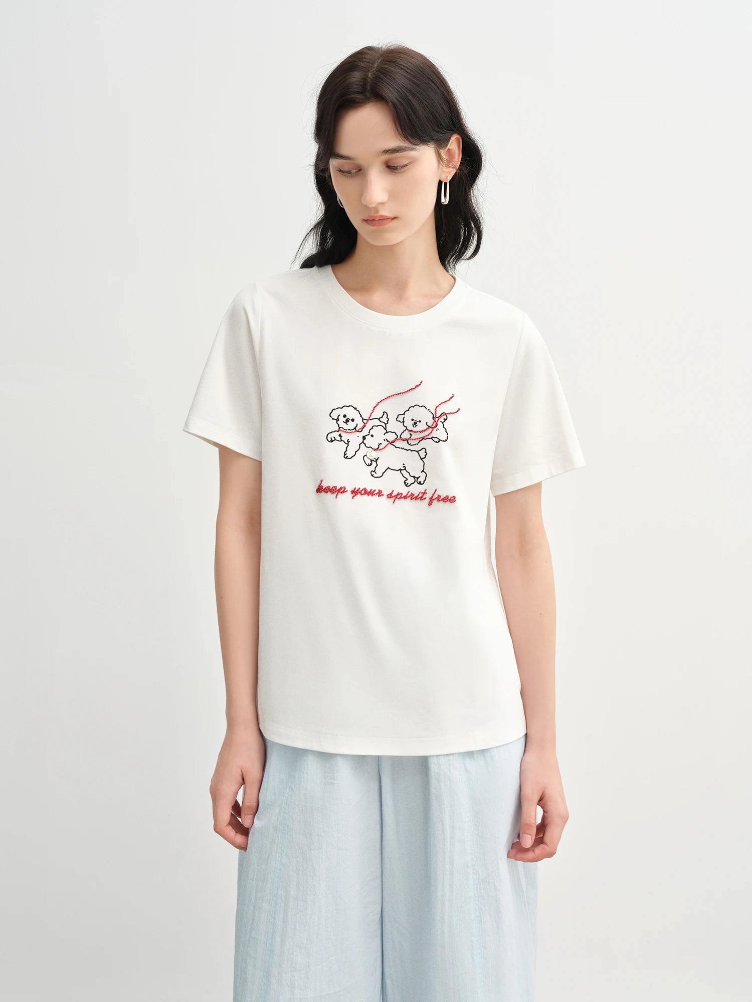 DUSHU 2025 Summer Women's Plus-Size Embroidered T-Shirt - Curve-Flattering Regular Shoulder & Round Neck Casual Chic 25DS82761
