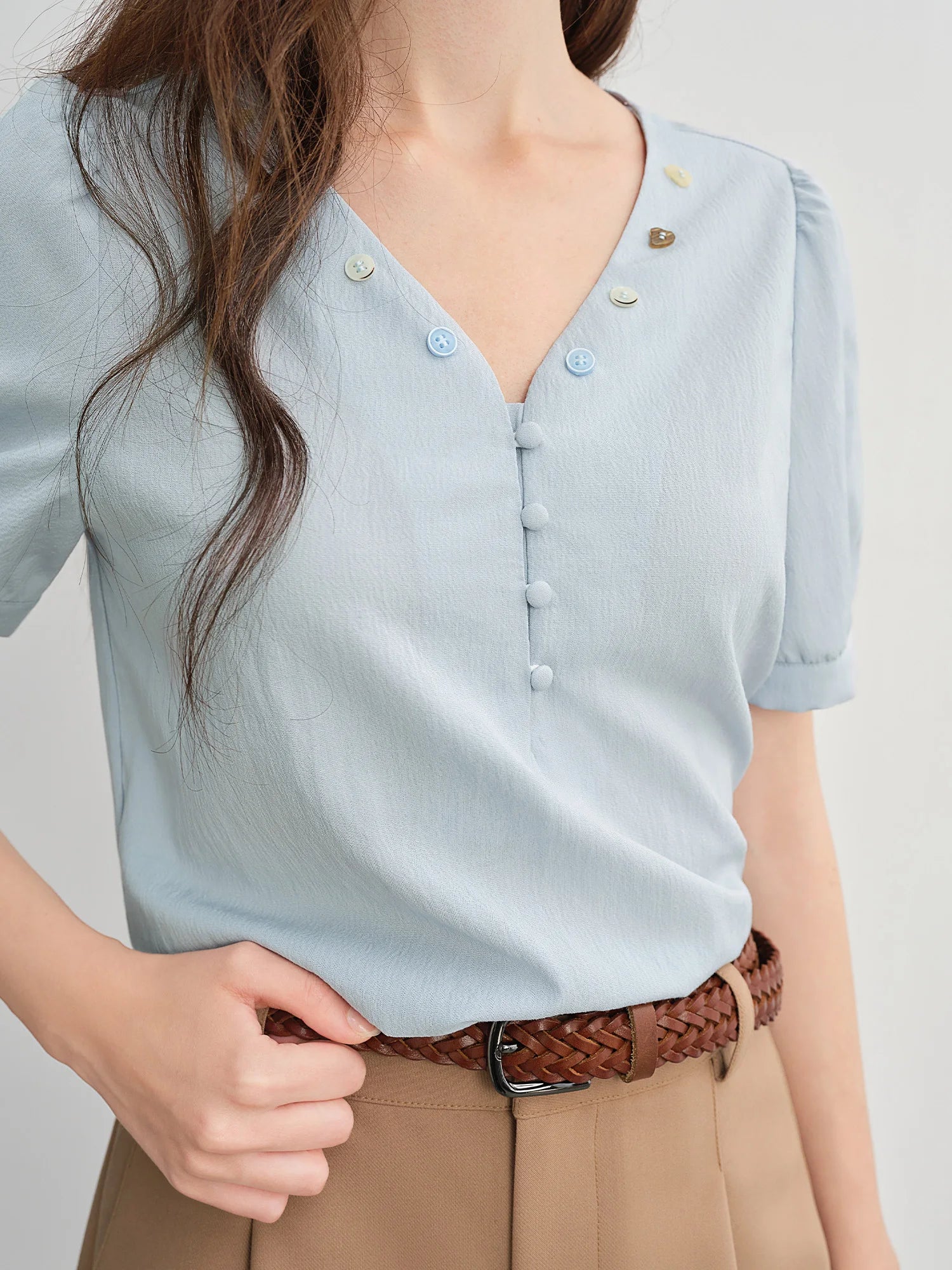 DUSHU Plus Size Women Colorful Button Decorations V-neck Blouse 2025 Summer New Arrival Fashionable Short Sleeve Shirt 25DS82907