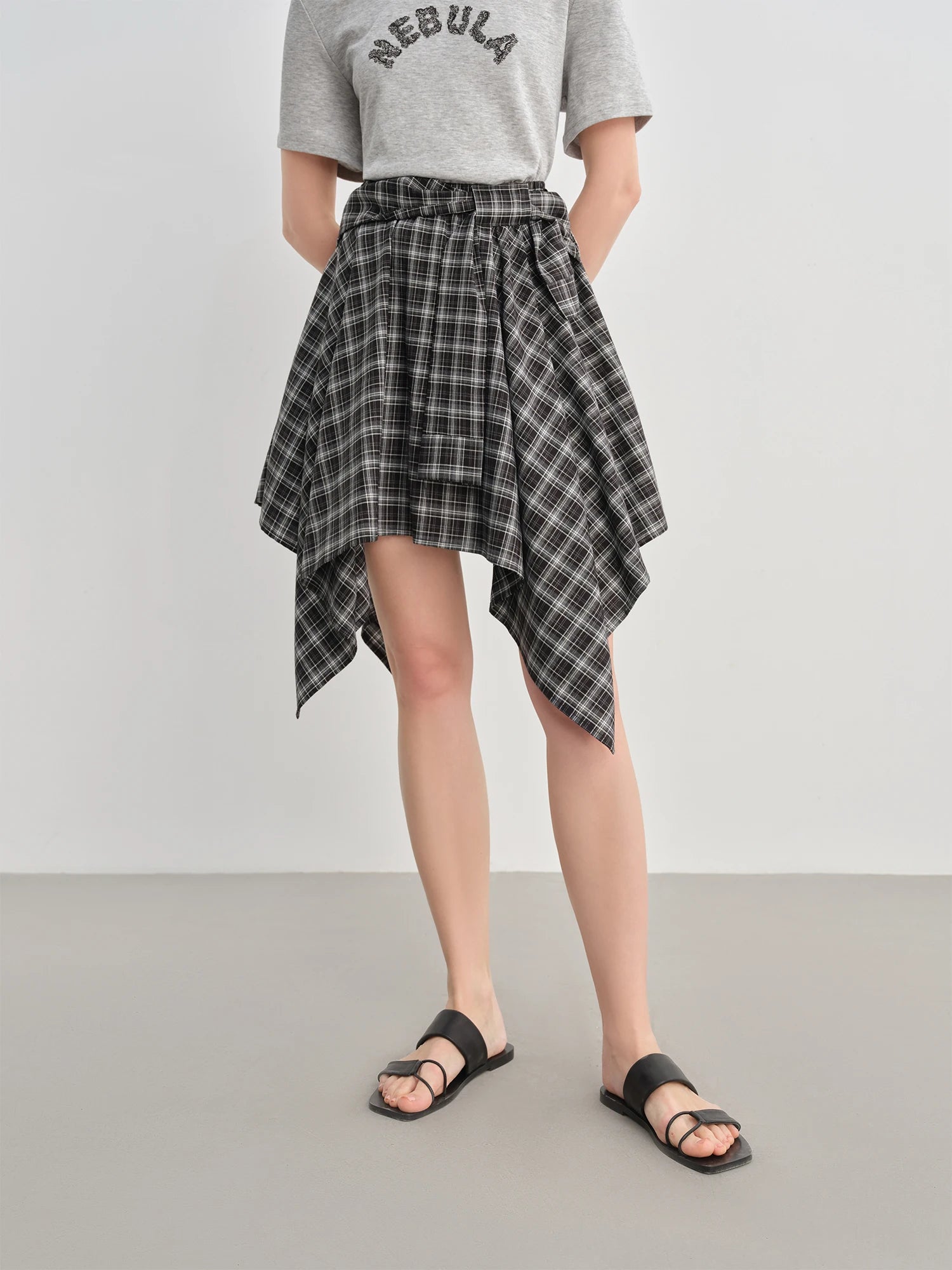DUSHU Plus-Size Women's Vintage Black & White Color Clash Empire-Waisted A-Line Skirt - Summer 2025 New Arrival 25DS82773