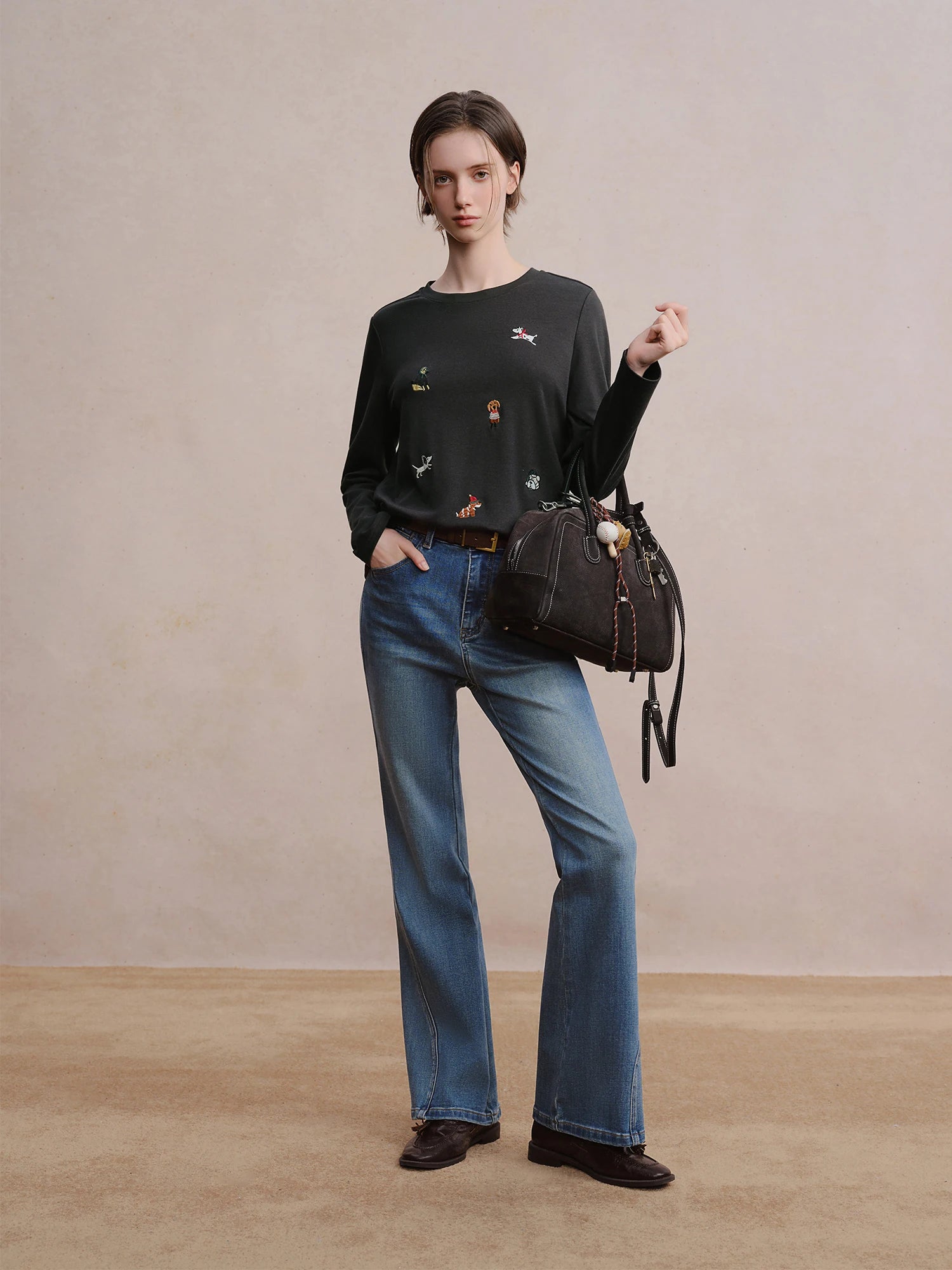 DUSHU Women's Fashion Stretch Bellbottom Jeans with Apple-Shape Friendly Design 2025 Winter Collection New Micro Flare Jeans