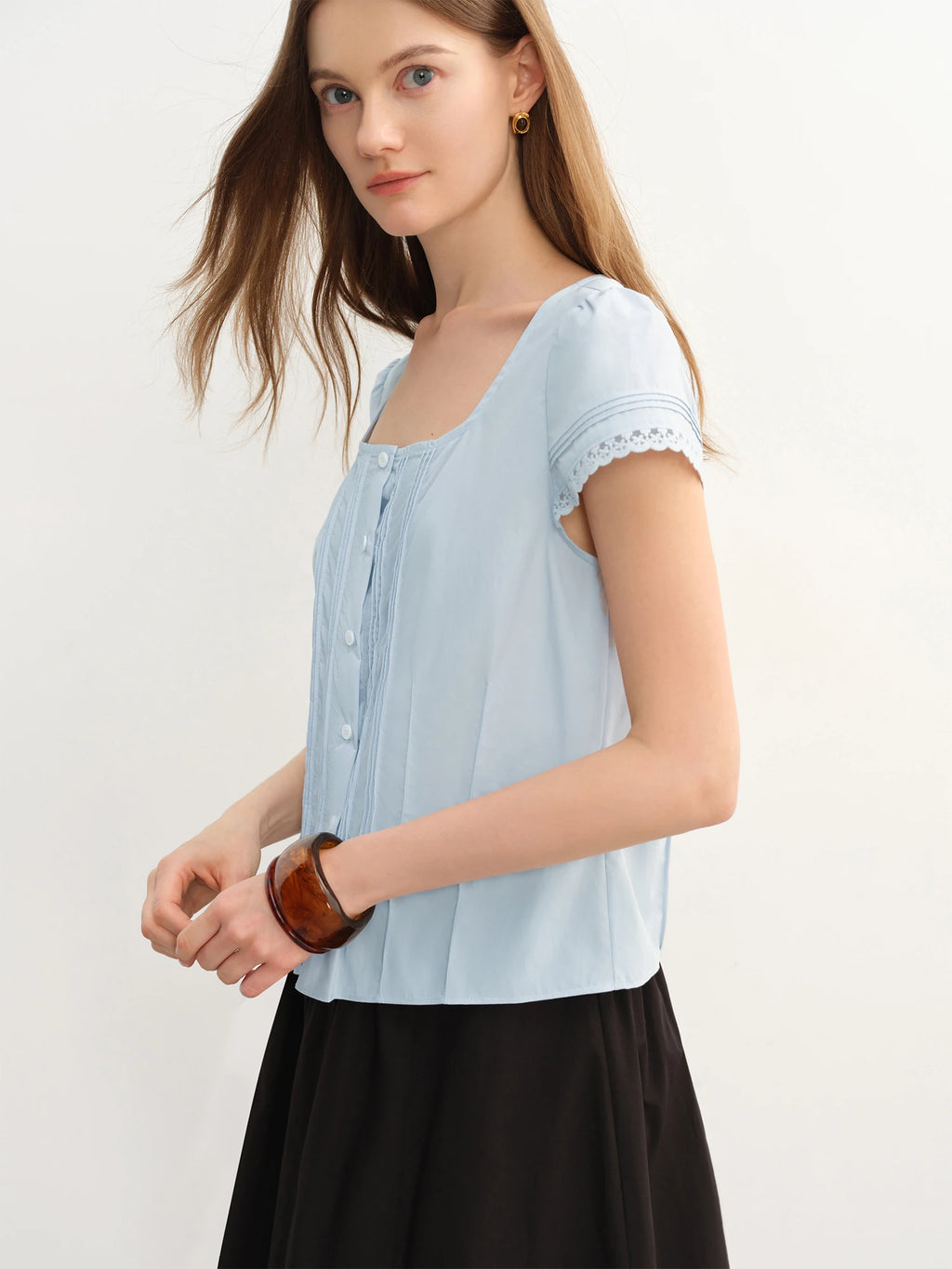 DUSHU French Style Square Collar Lace Stitching Pleated Blouse For Women 2025 Summer New Simple French Style Tops 25DS82821