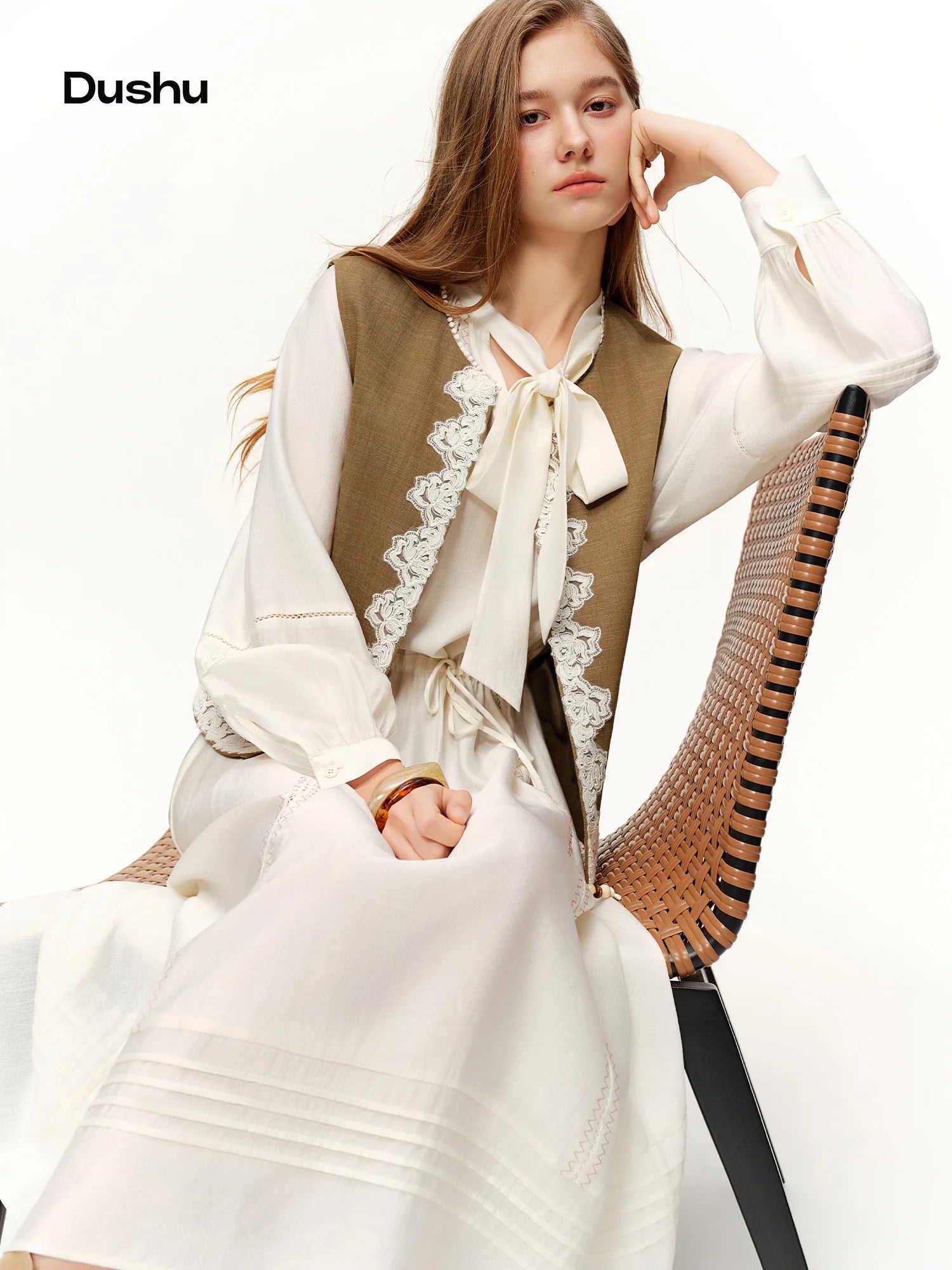 DUSHU Holiday Embroidered Dress 2026 Spring New Style Long Sleeve Slim Waist French Retro White Dress Mid-calf Elegant
