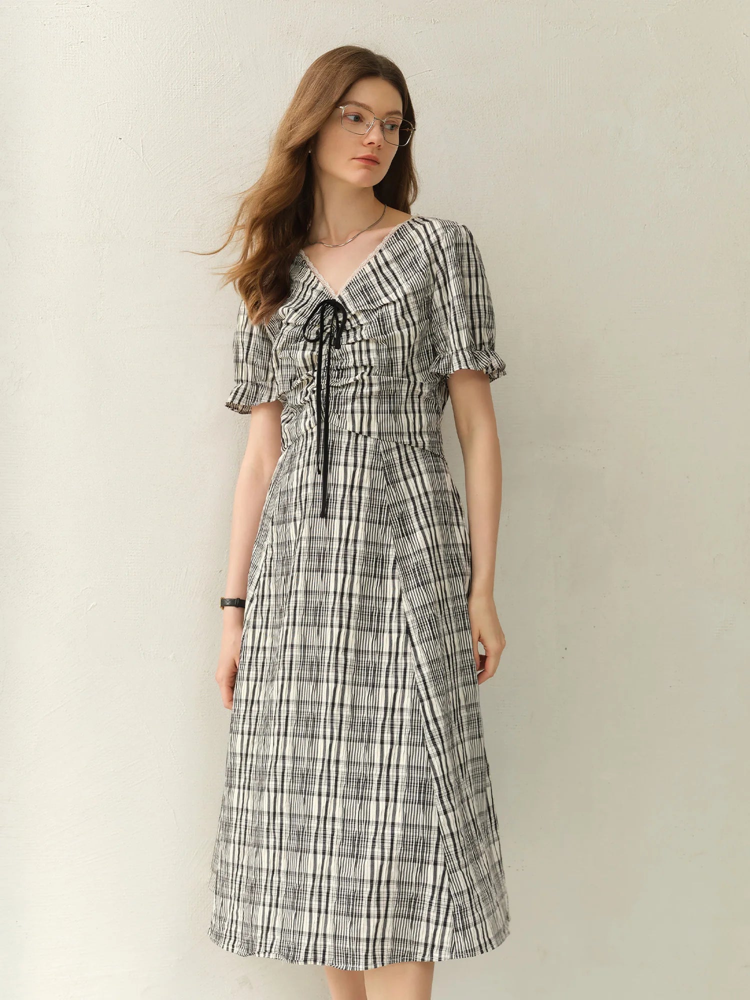 DUSHU Plus Size Contrast Color Pleated Plaid Dress 2025 Summer Lace V-neck French Elegant Style Mid-length Dress 25DS82362