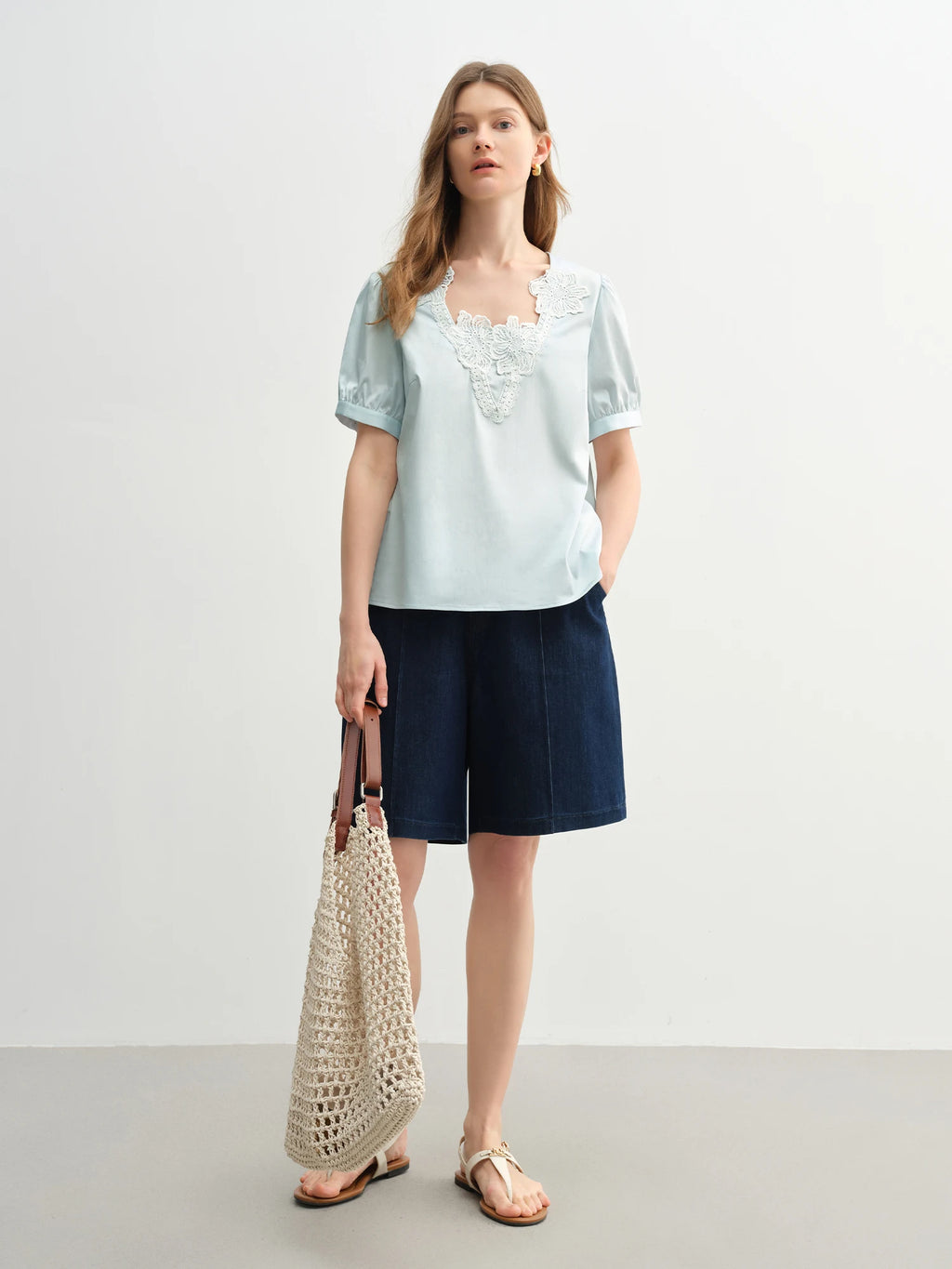 DUSHU Plus Size Women's Exquisite Lace Short-sleeved Blouse 2025 Summer New Embroidery Lace V-neck Slim Top 25DS82315