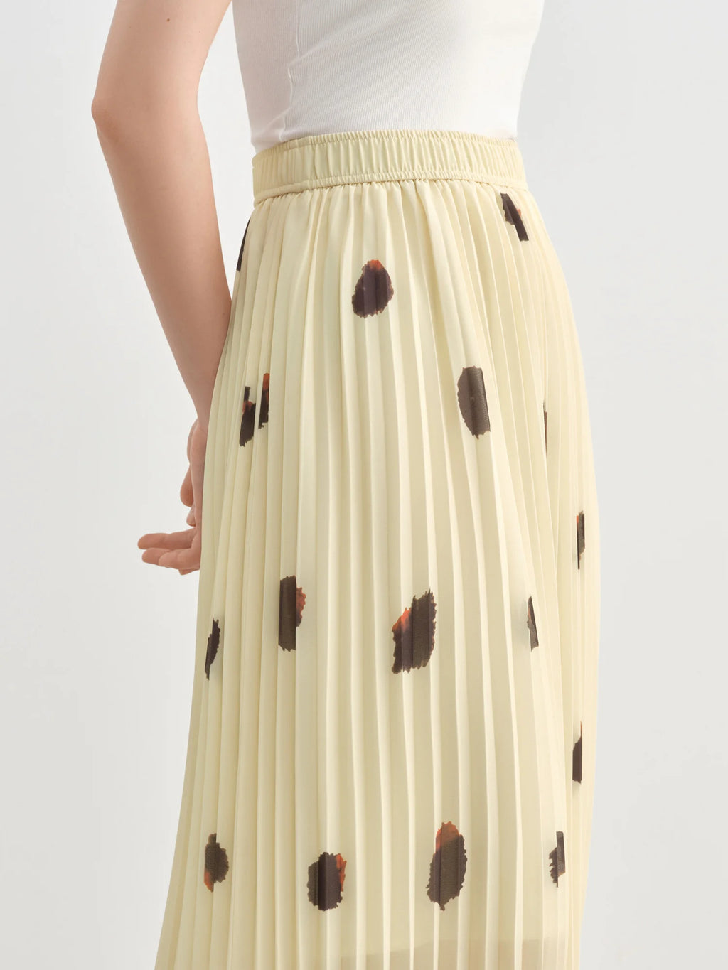 DUSHU Plus Size French Retro Style Fashion High Waist Slim Skirt For Women 2025 New Arrival Pleated Summer Chic Skirt 25DS82615