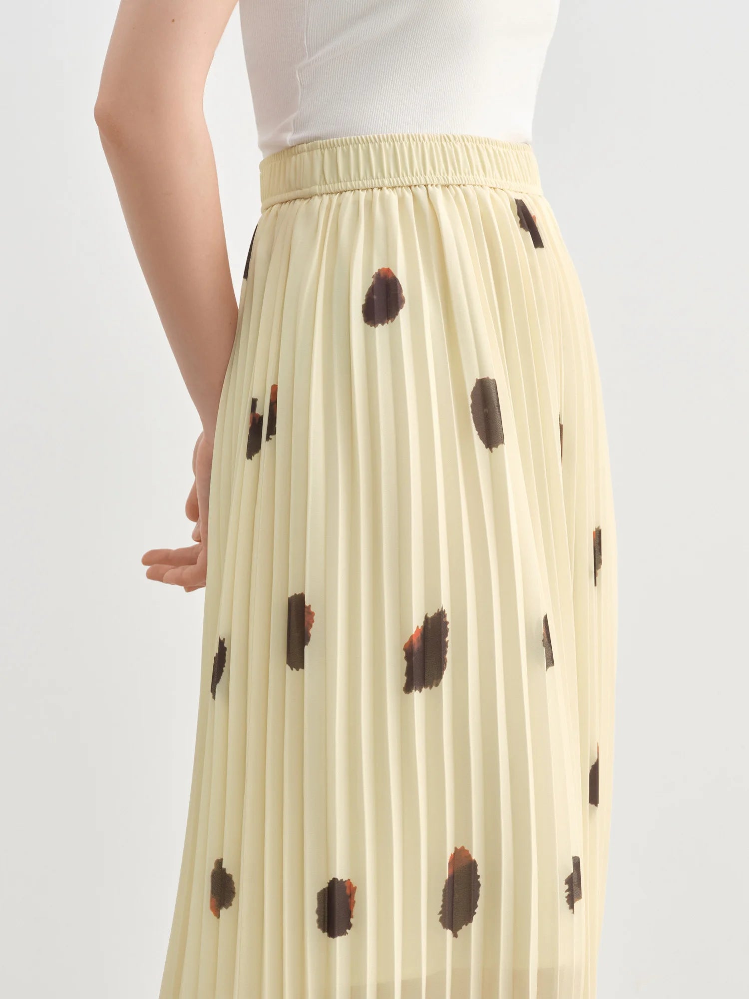 DUSHU Plus Size French Retro Style Fashion High Waist Slim Skirt For Women 2025 New Arrival Pleated Summer Chic Skirt 25DS82615