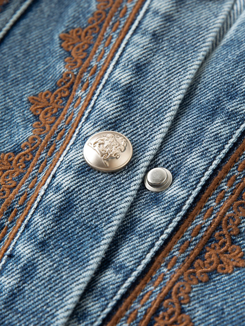 DUSHU Blue Contrast Embroidered Lace Denim Jacket 2026 Spring New Arrival Stylish Denim Outerwear Women Long Sleeved Cotton Coat