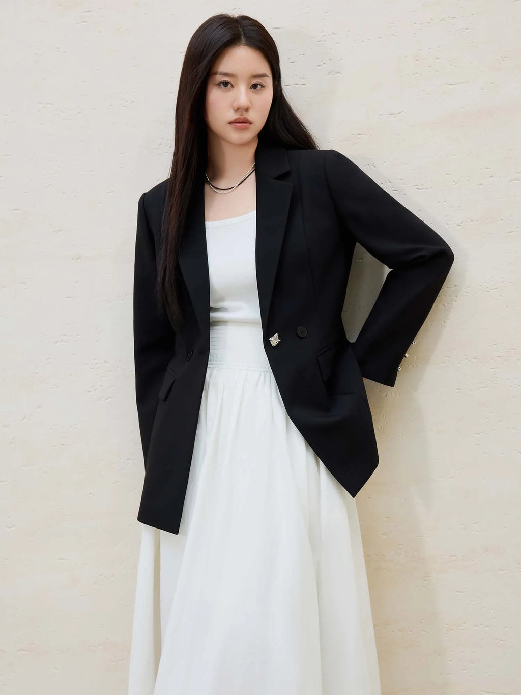DUSHU Women Black Blazer 2025 Spring Simple Temperament Slim Blazers Coats Two Button Decoration Office Lady Coat 25DS81145