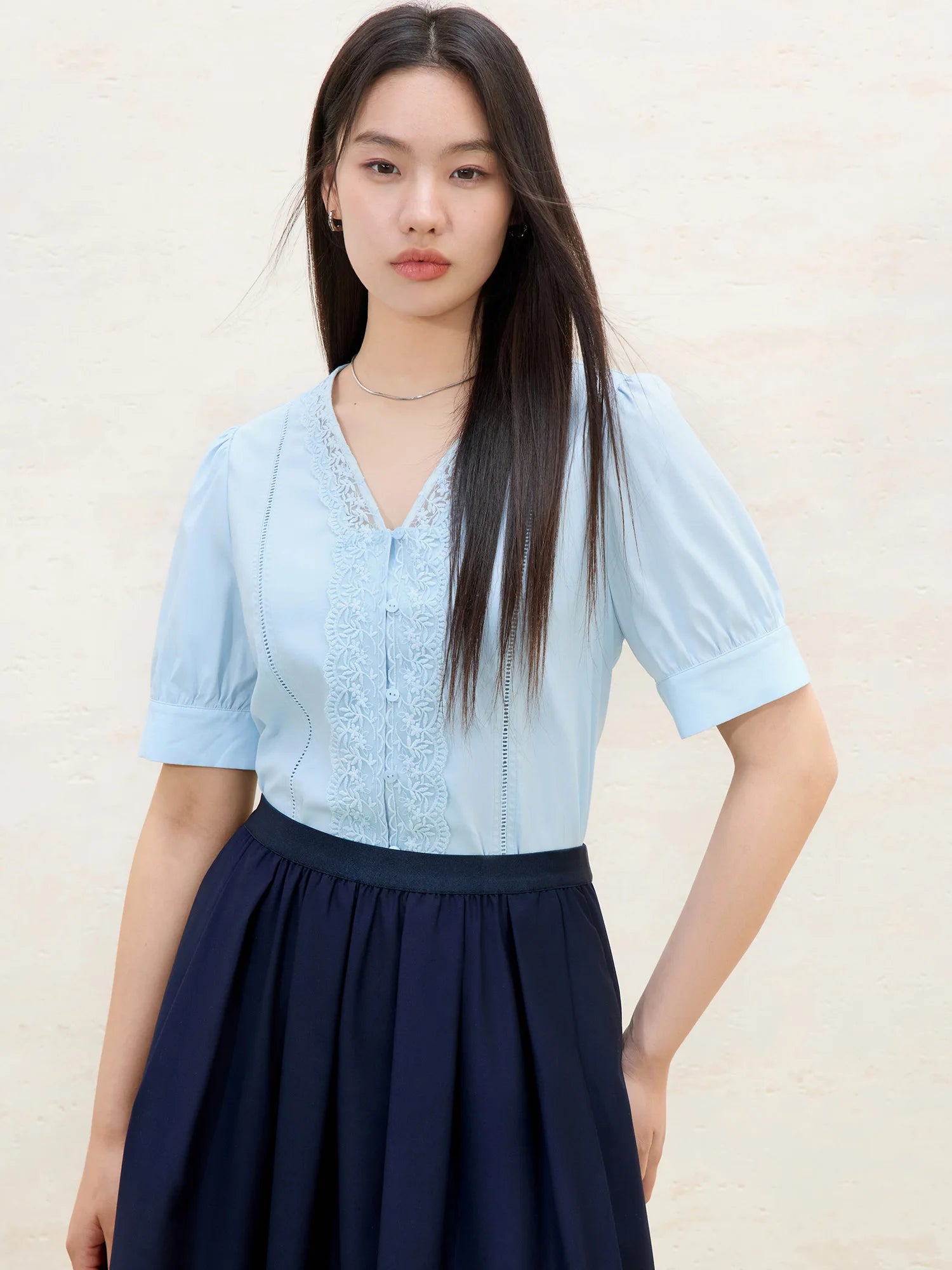 DUSHU Plus Size French Elegant Style Solid Color Short-sleeved Tops For Women  2025 Summer New Hollow Lace Lace Shirt 25DS82128