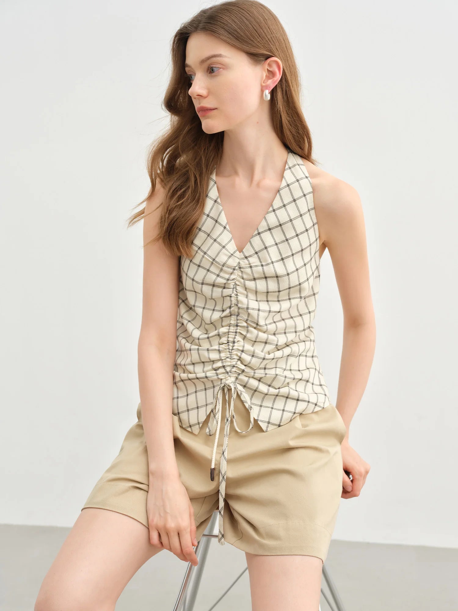 DUSHU Women's Sleeveless Plaid Pleated Blouse with Strapless Neckline 2025 Slimming Stylish Women's Top 25DS82578