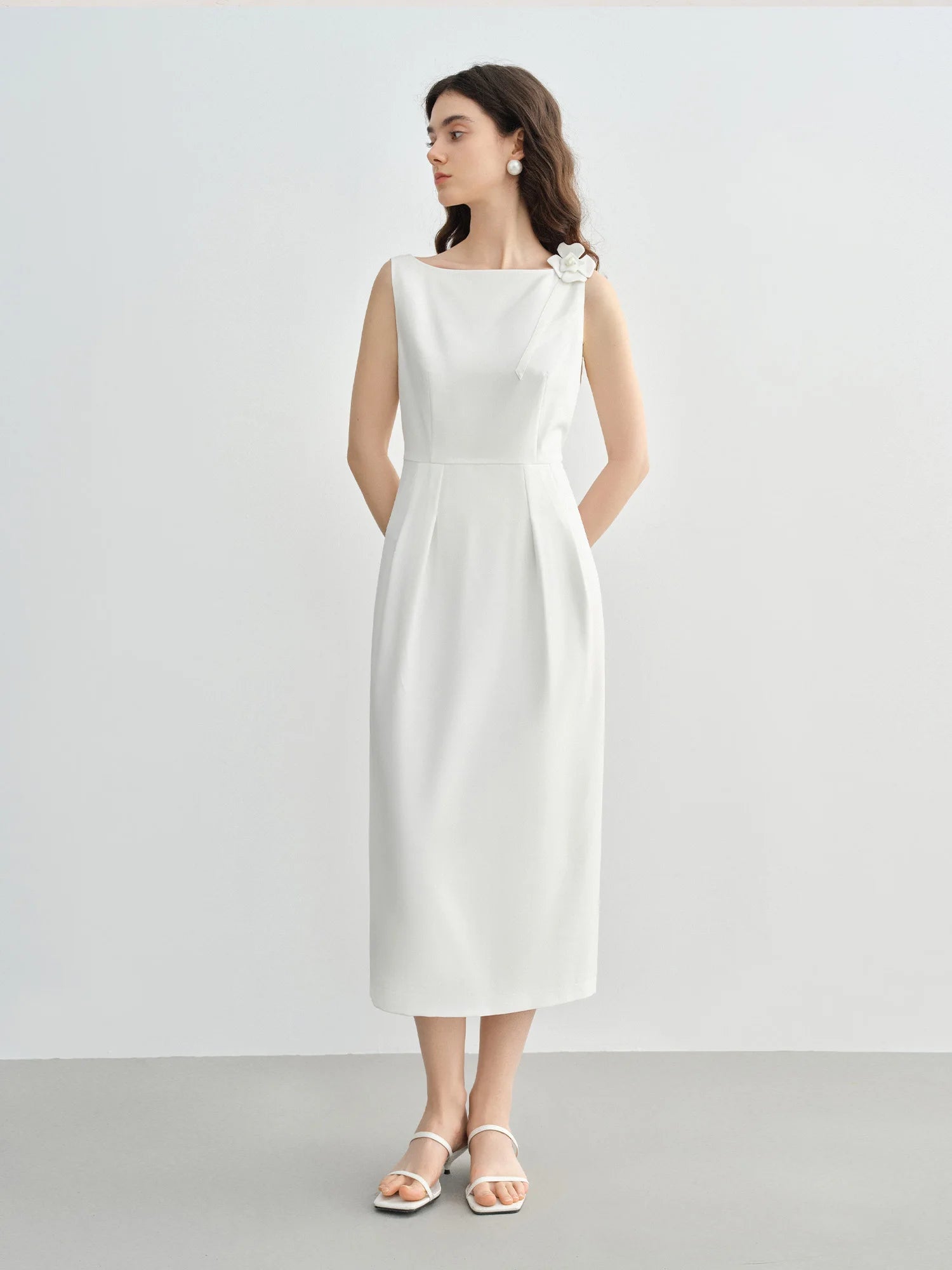 DUSHU Plus Size  2025 New Arrival Women's Choker Vest Dress with 3D Flower Brooch Stylish and Elegant Summer Dress 25DS82557