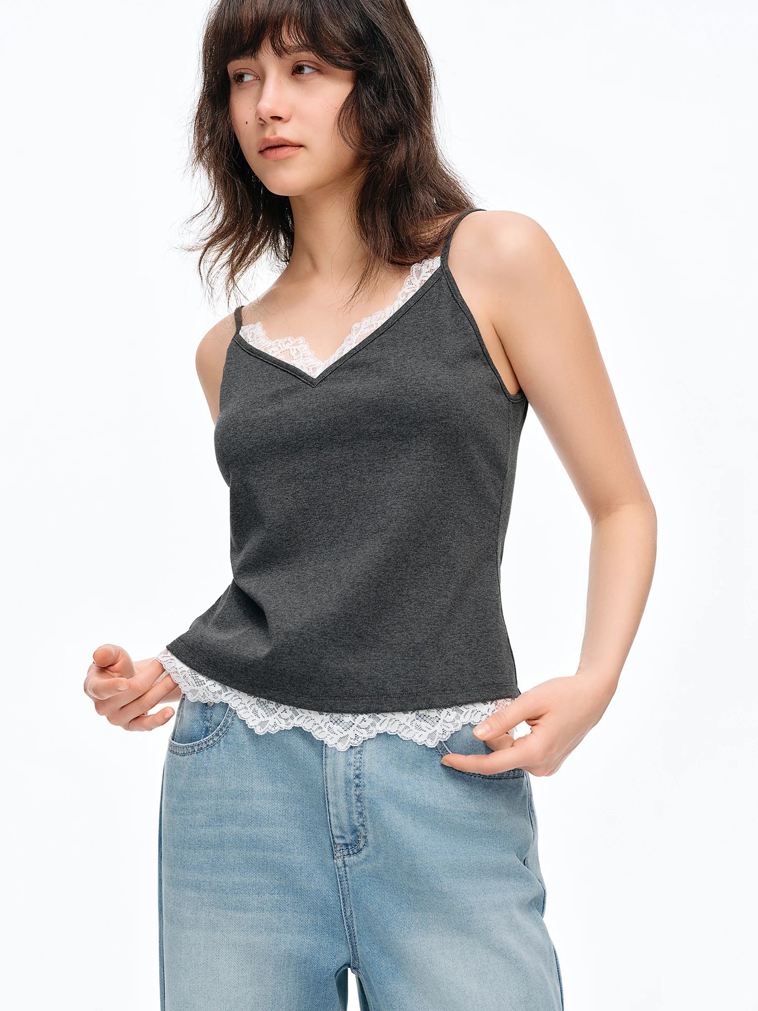 DUSHU 2026 Summer Women's Lace Trim V-Neck Sleeveless Top - Flattering Slim Fit Elegant Camisole for Daily and Summer Layering