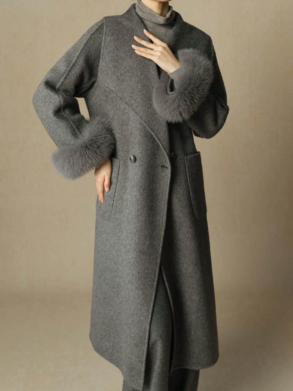 DUSHU 78.3% Sheep Wool Elegant Fox Fur Cuffs Wool Mulberry Silk Blended Coat For Women 2024 Winter New Design Warm Coat24DH84036